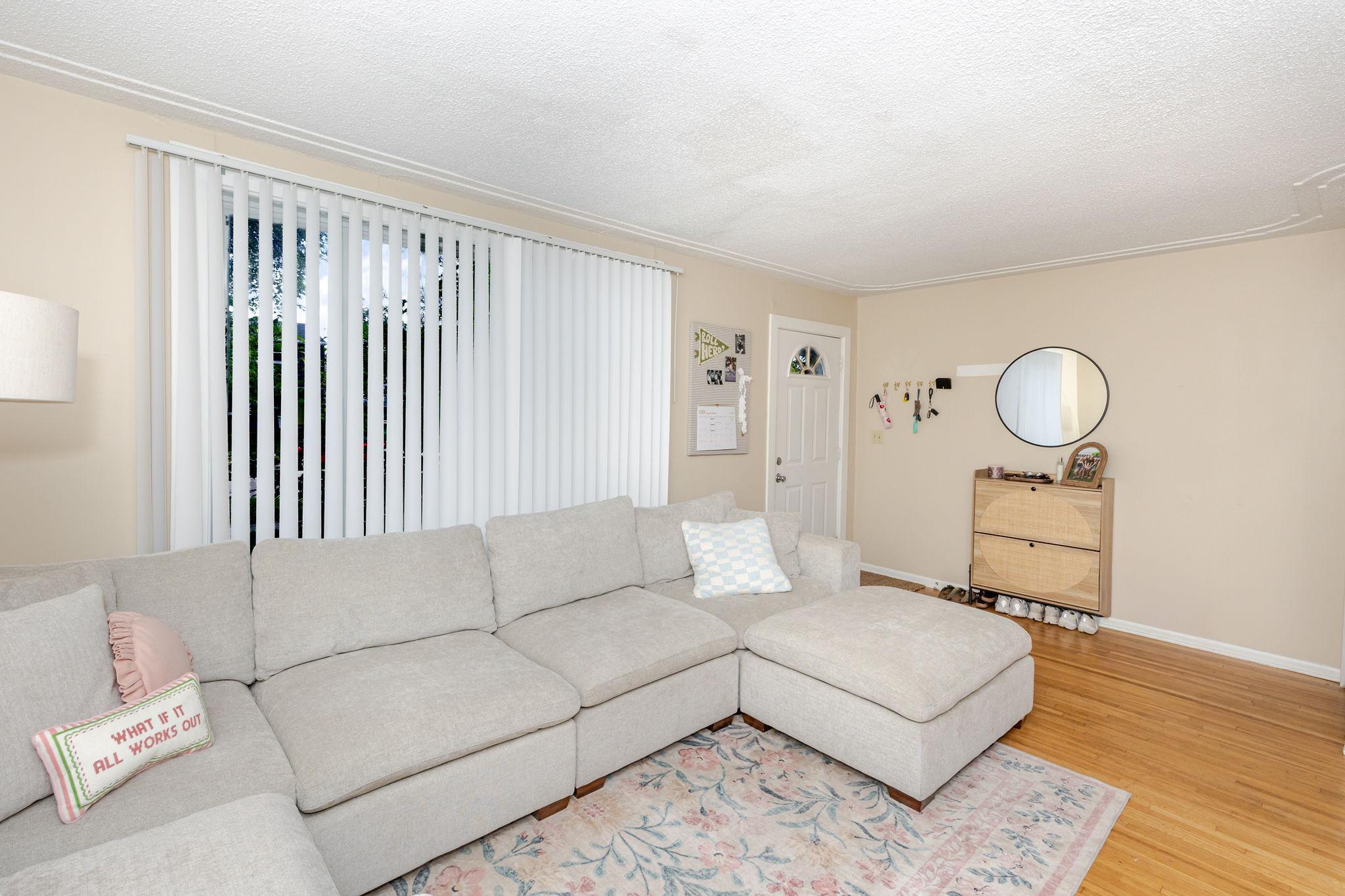 1946 single family home for sale at 1638 9th Street N in Fargo, ND — 5 bed, 2 bath (photo 5 of 41)