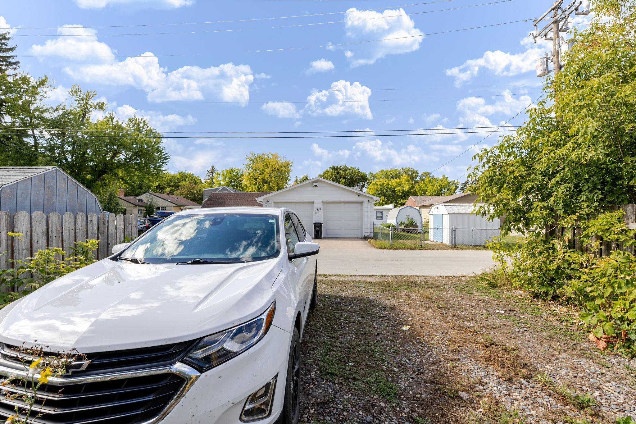 1946 single family home for sale at 1638 9th Street N in Fargo, ND — 5 bed, 2 bath (photo 41 of 41)