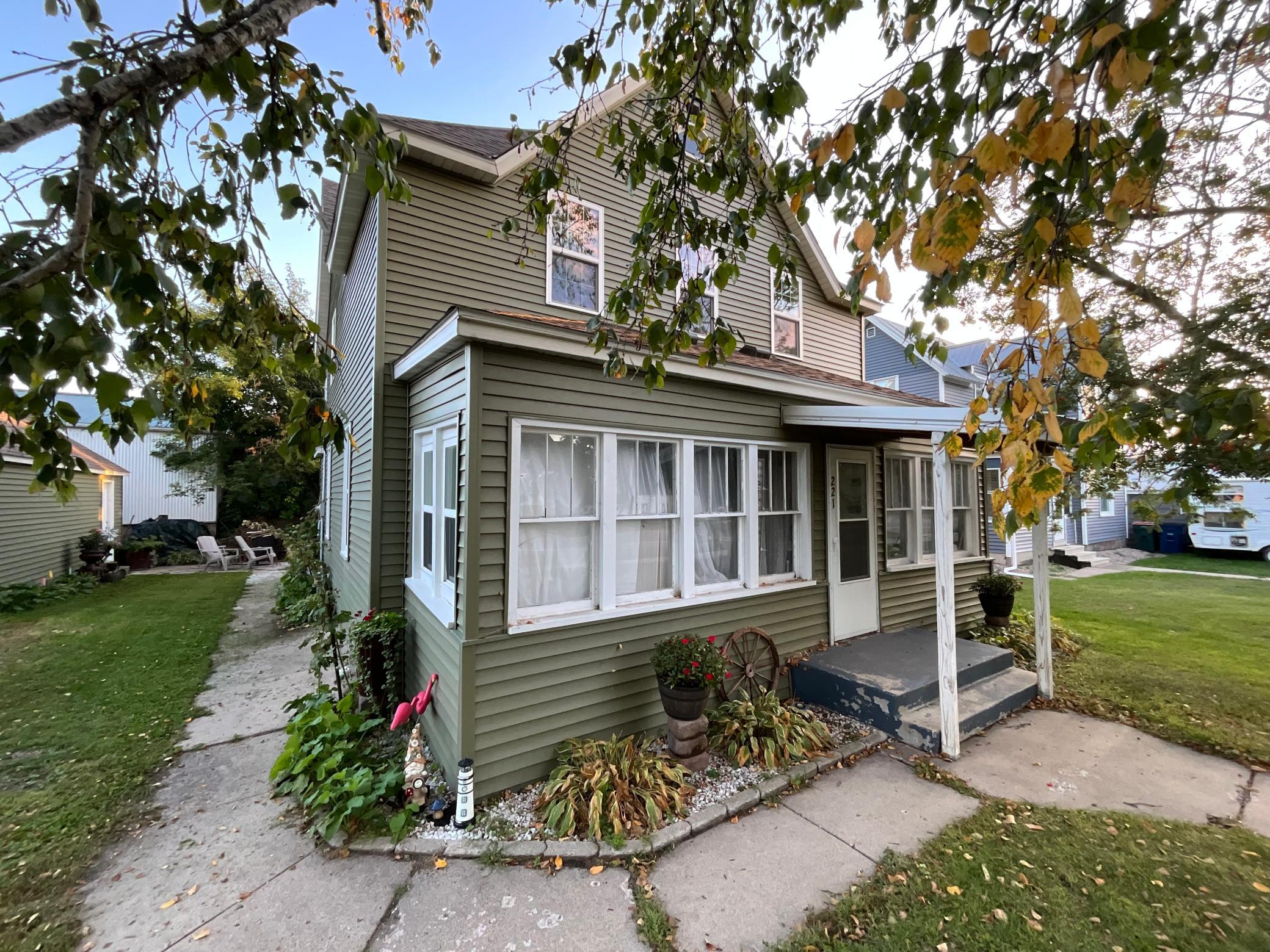 1900 single family home for sale at 221 1st Avenue N in Long Prairie, MN — 6 bed, 2 bath (photo 3 of 8)