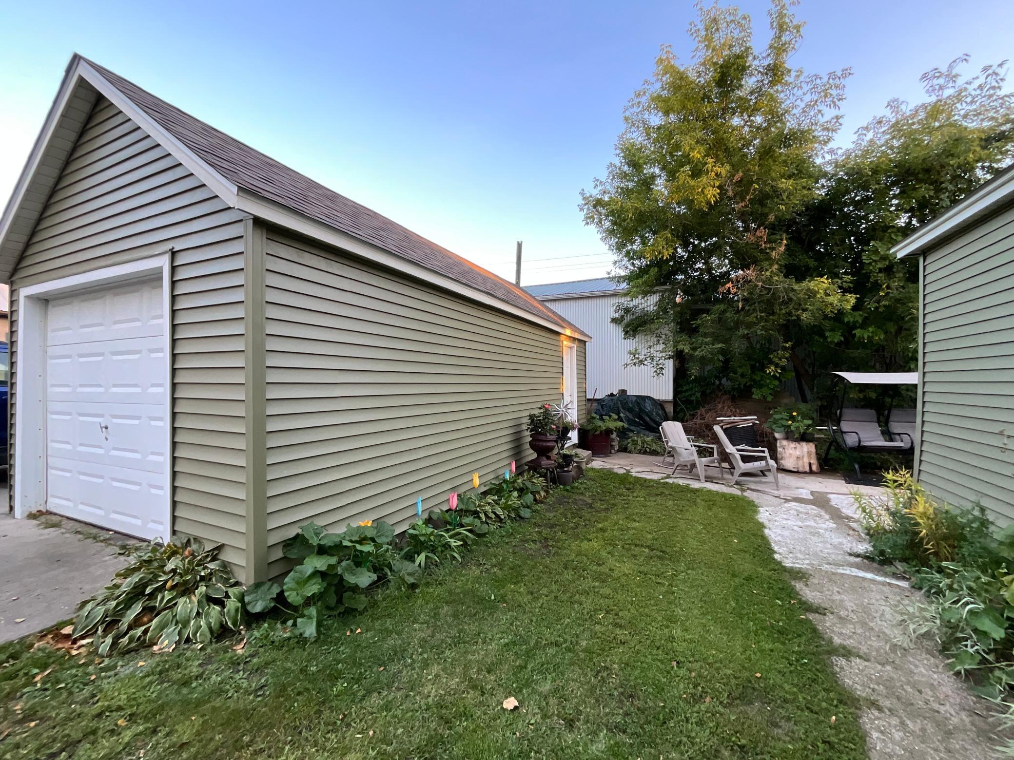 1900 single family home for sale at 221 1st Avenue N in Long Prairie, MN — 6 bed, 2 bath (photo 6 of 8)