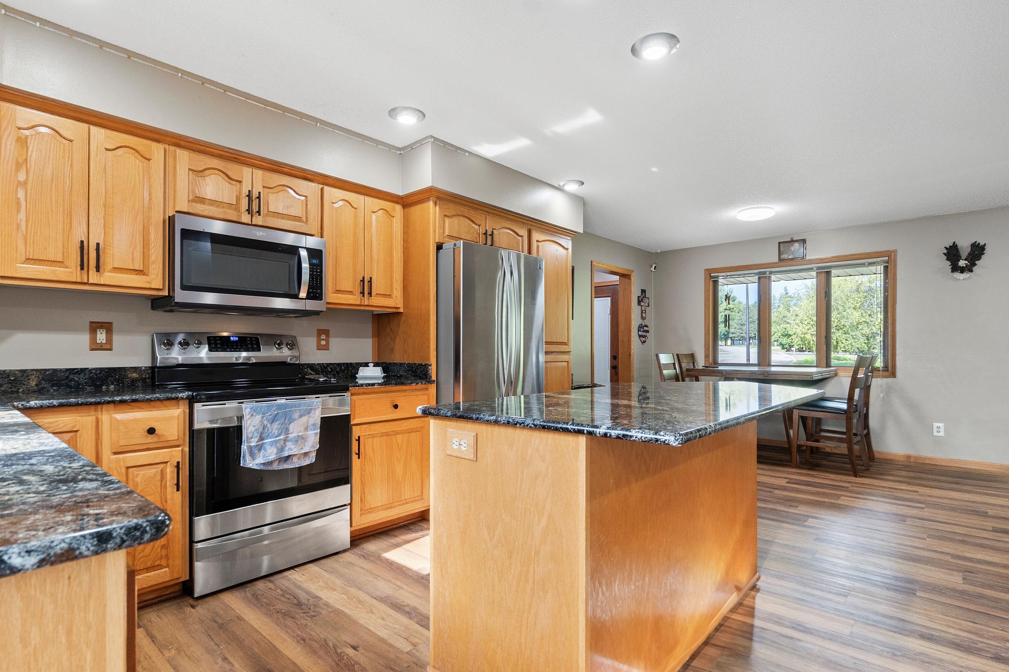 1996 single family home for sale at 901 Geneva Drive in Alexandria, MN — 4 bed, 3 bath (photo 20 of 67)