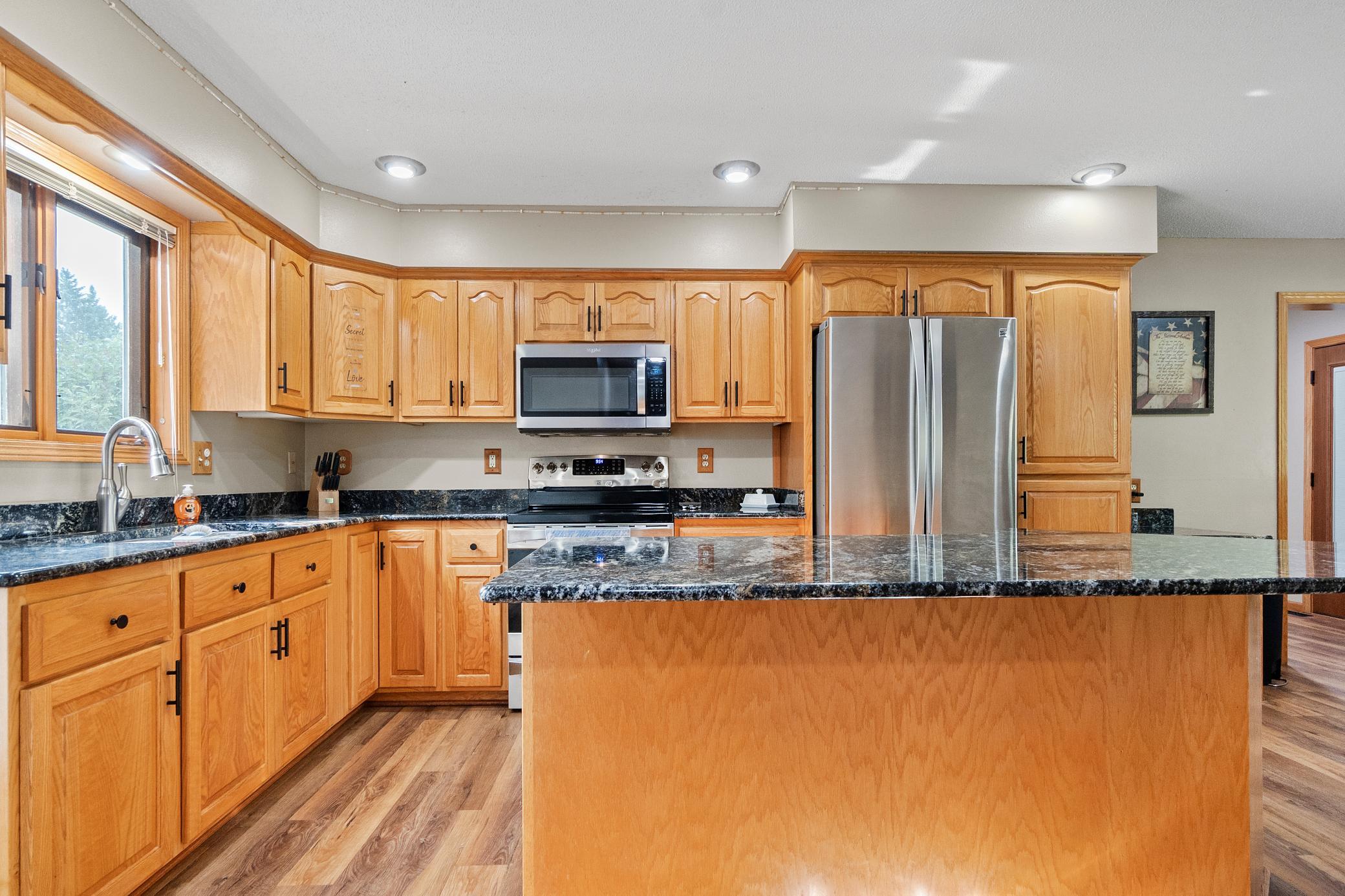 1996 single family home for sale at 901 Geneva Drive in Alexandria, MN — 4 bed, 3 bath (photo 21 of 67)