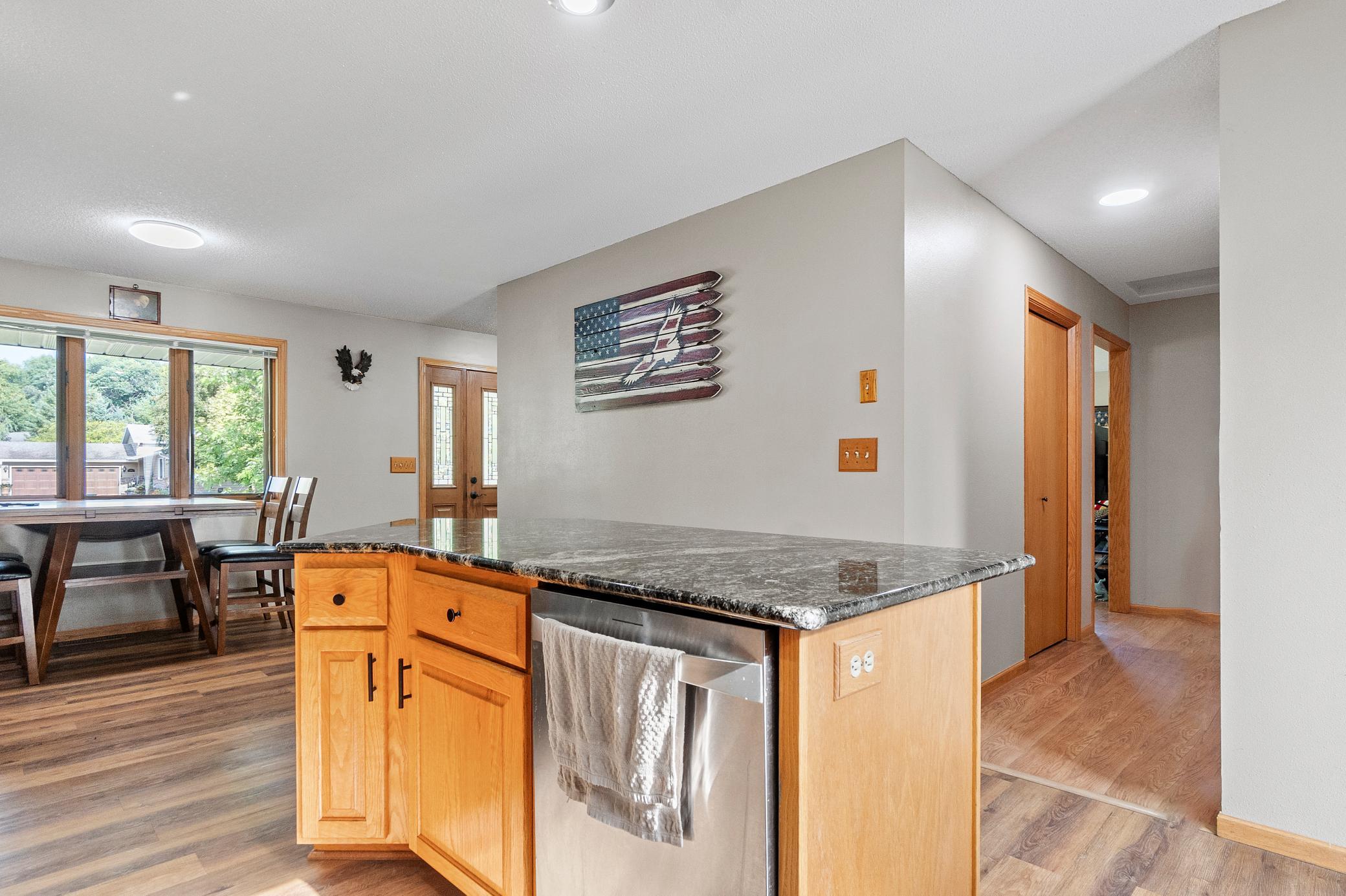 1996 single family home for sale at 901 Geneva Drive in Alexandria, MN — 4 bed, 3 bath (photo 22 of 67)