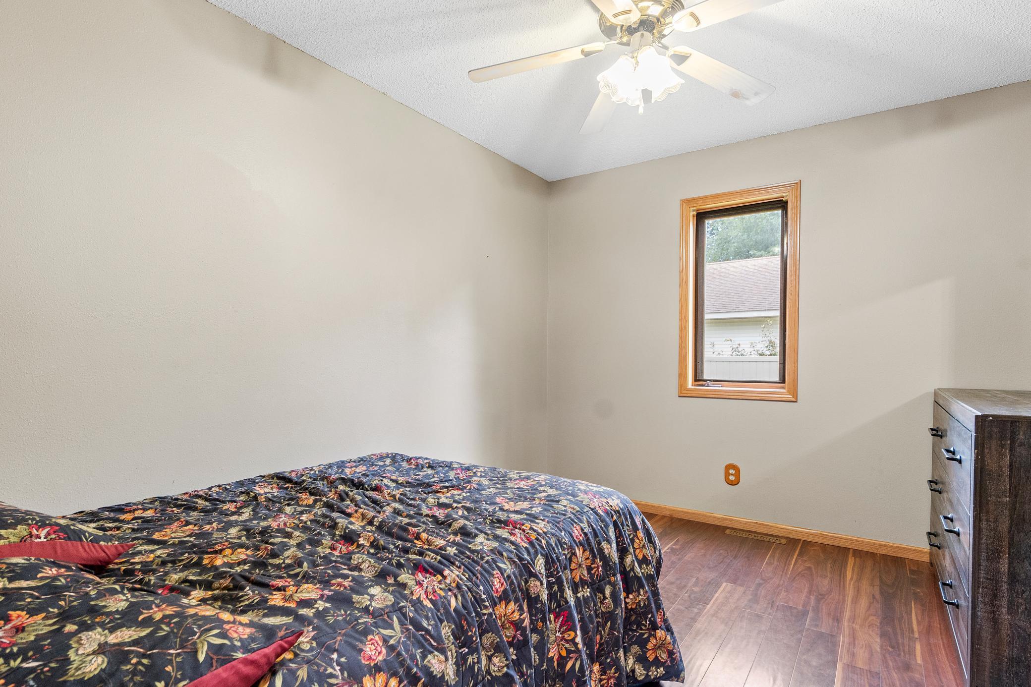 1996 single family home for sale at 901 Geneva Drive in Alexandria, MN — 4 bed, 3 bath (photo 25 of 67)