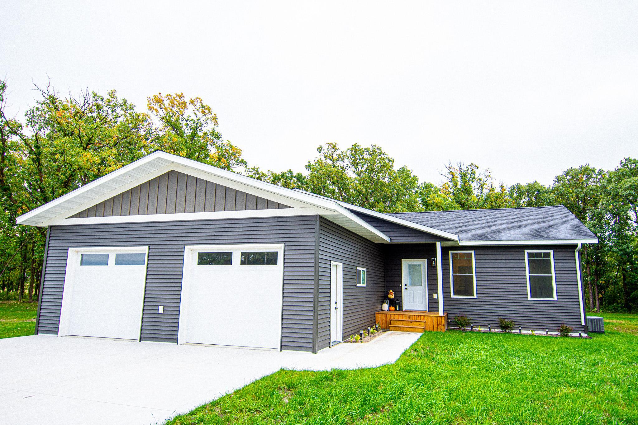 2023 single family home for sale at 4331 State Hwy 11 in Karlstad, MN — 3 bed, 2 bath (photo 2 of 60)