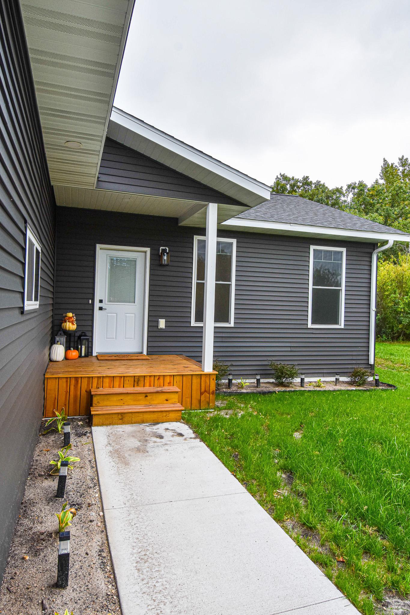 2023 single family home for sale at 4331 State Hwy 11 in Karlstad, MN — 3 bed, 2 bath (photo 3 of 60)