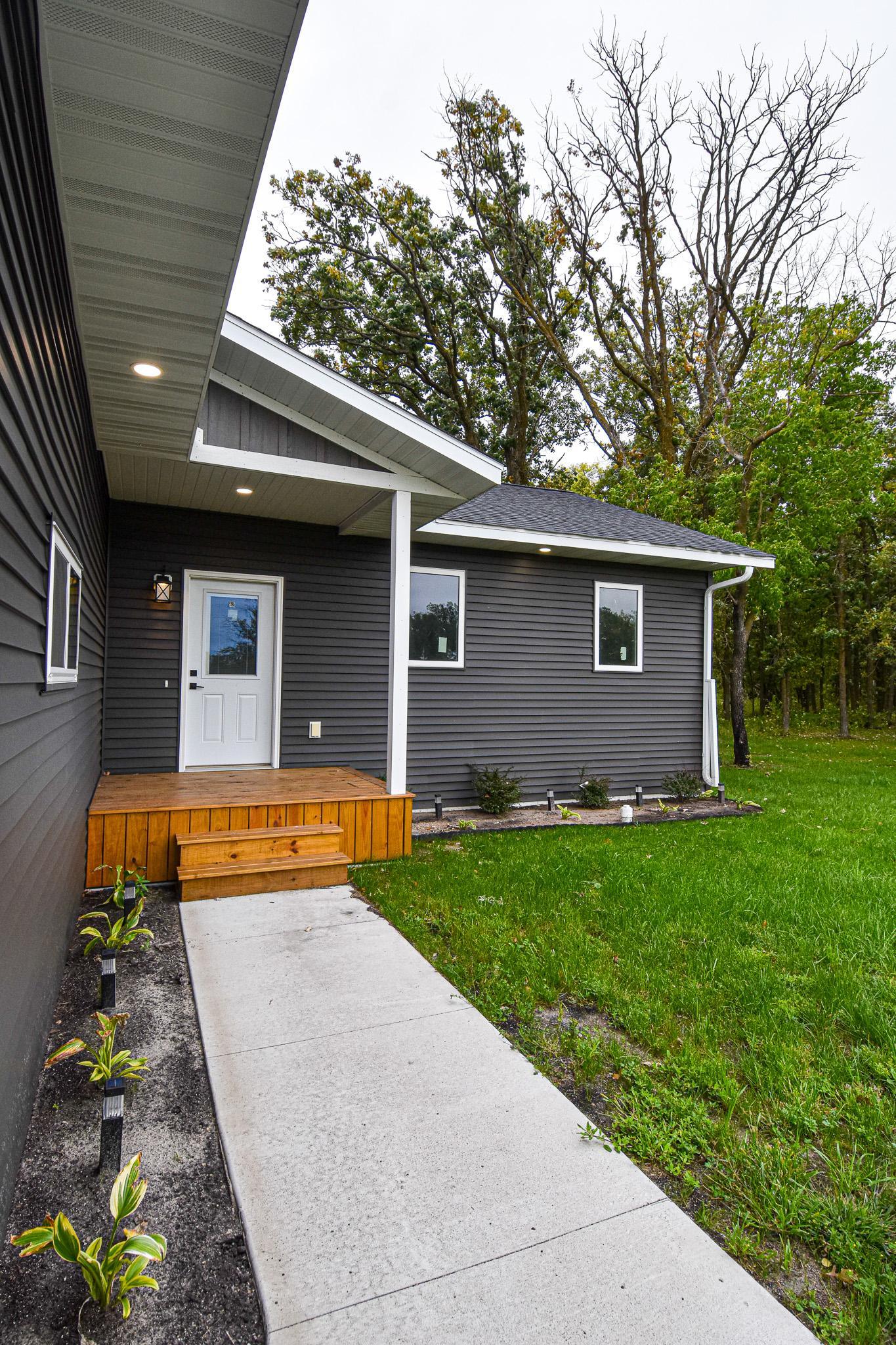 2023 single family home for sale at 4341 State Hwy 11 in Karlstad, MN — 3 bed, 2 bath (photo 3 of 48)