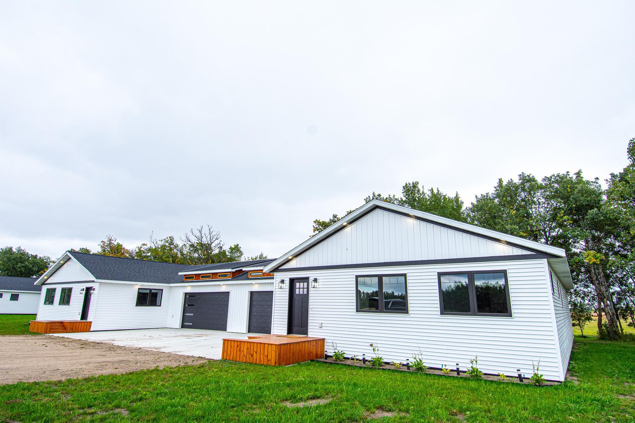 2024 townhouse for sale at 4363B State Hwy 11 in Karlstad, MN — 3 bed, 2 bath (photo 2 of 48)