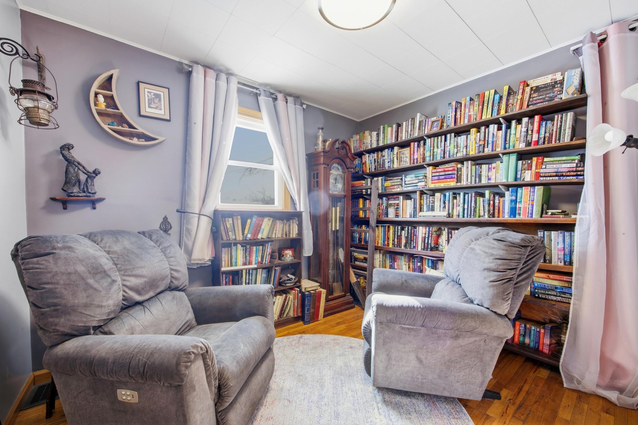 1946 single family home for sale at 1621 12th Avenue S in Fargo, ND — 3 bed, 2 bath (photo 11 of 32)