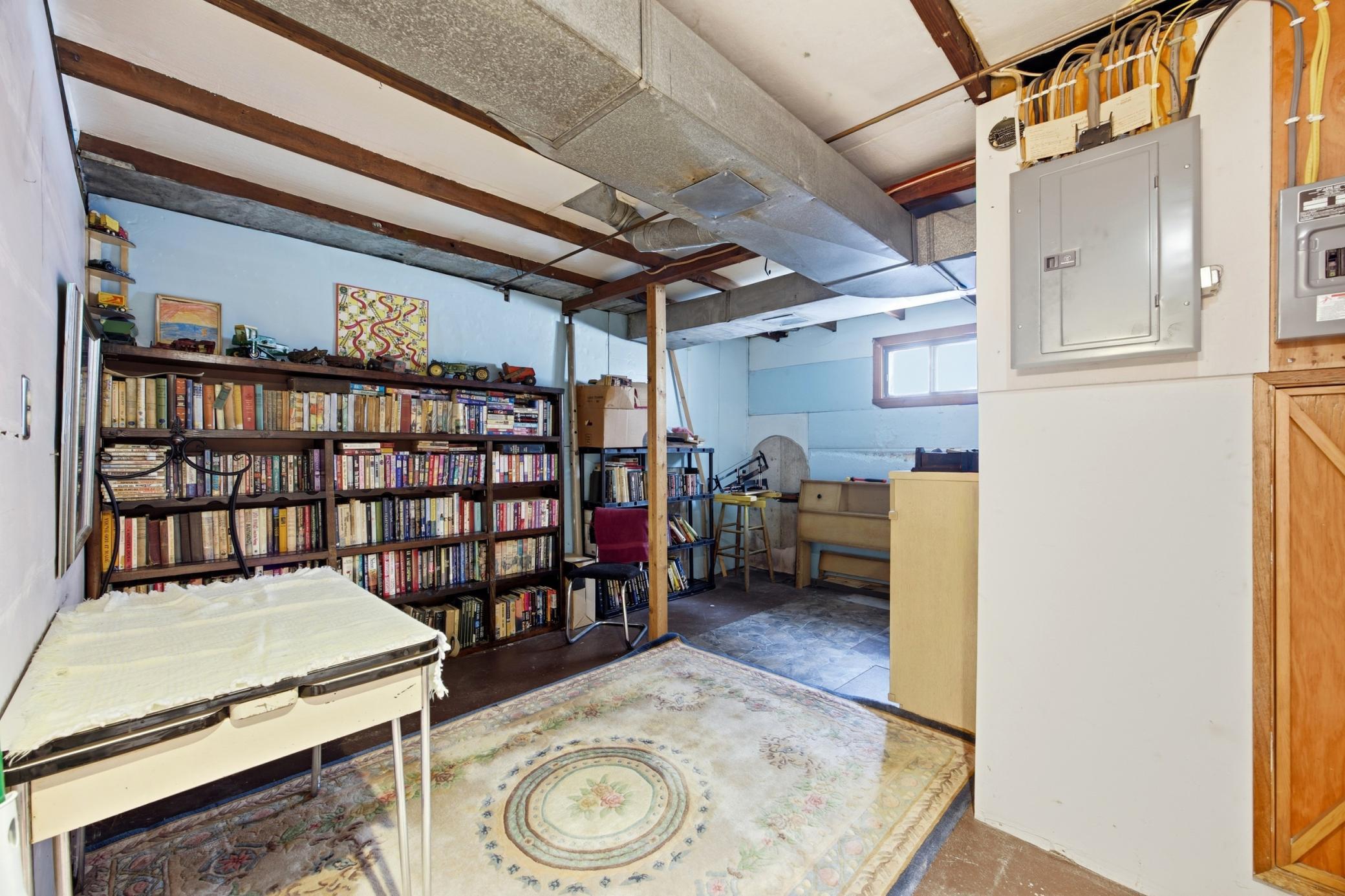 1946 single family home for sale at 1621 12th Avenue S in Fargo, ND — 3 bed, 2 bath (photo 12 of 32)