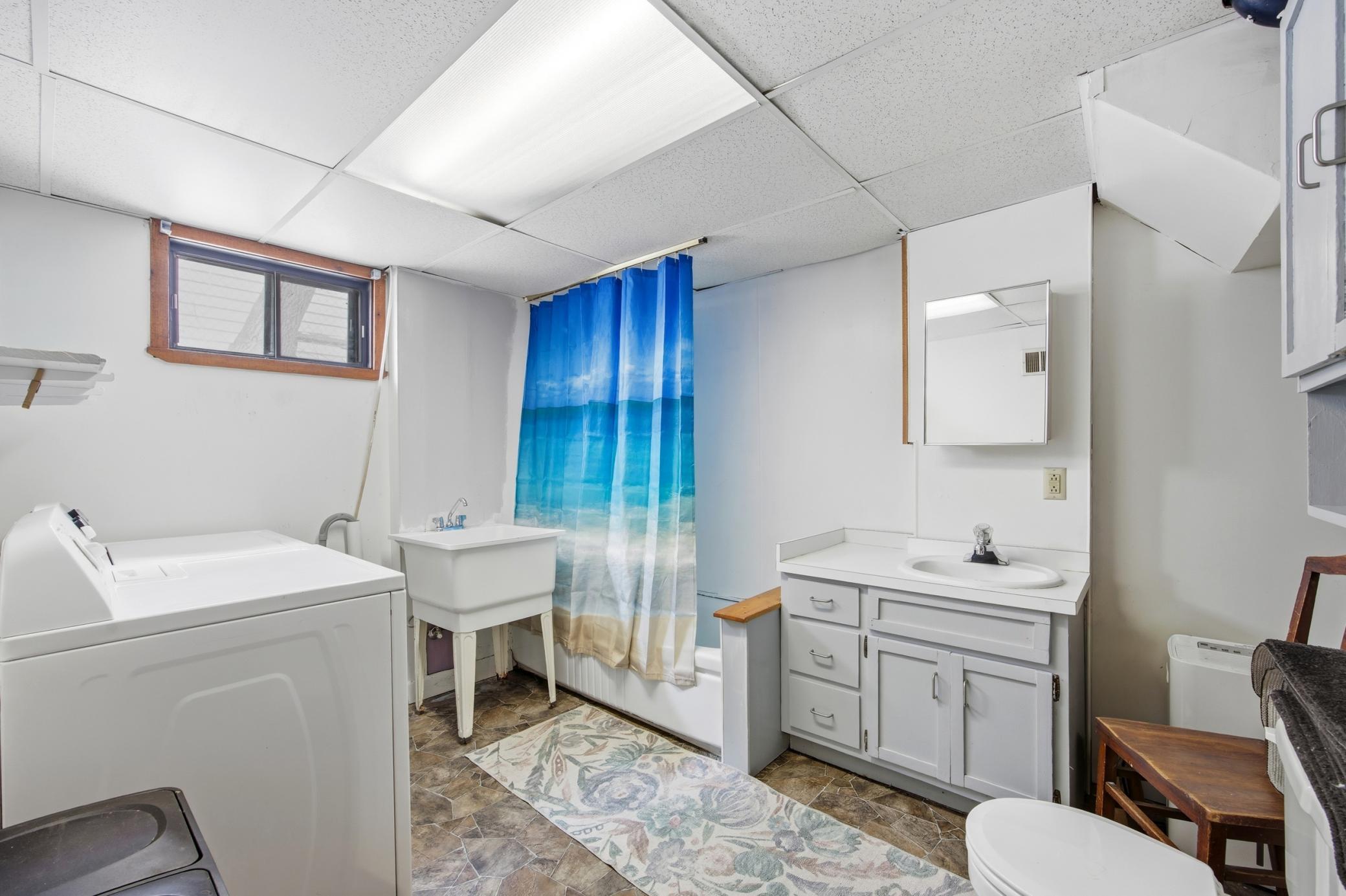1946 single family home for sale at 1621 12th Avenue S in Fargo, ND — 3 bed, 2 bath (photo 14 of 32)