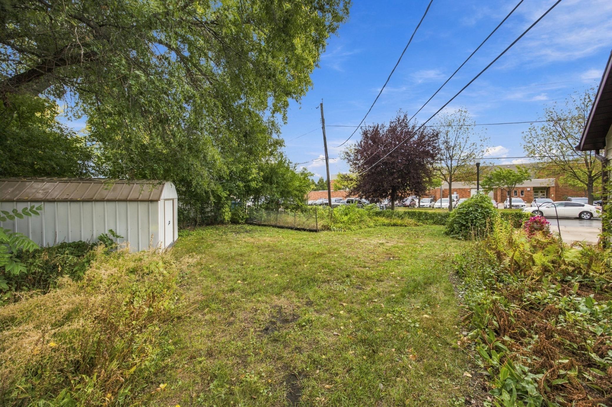 1946 single family home for sale at 1621 12th Avenue S in Fargo, ND — 3 bed, 2 bath (photo 15 of 32)