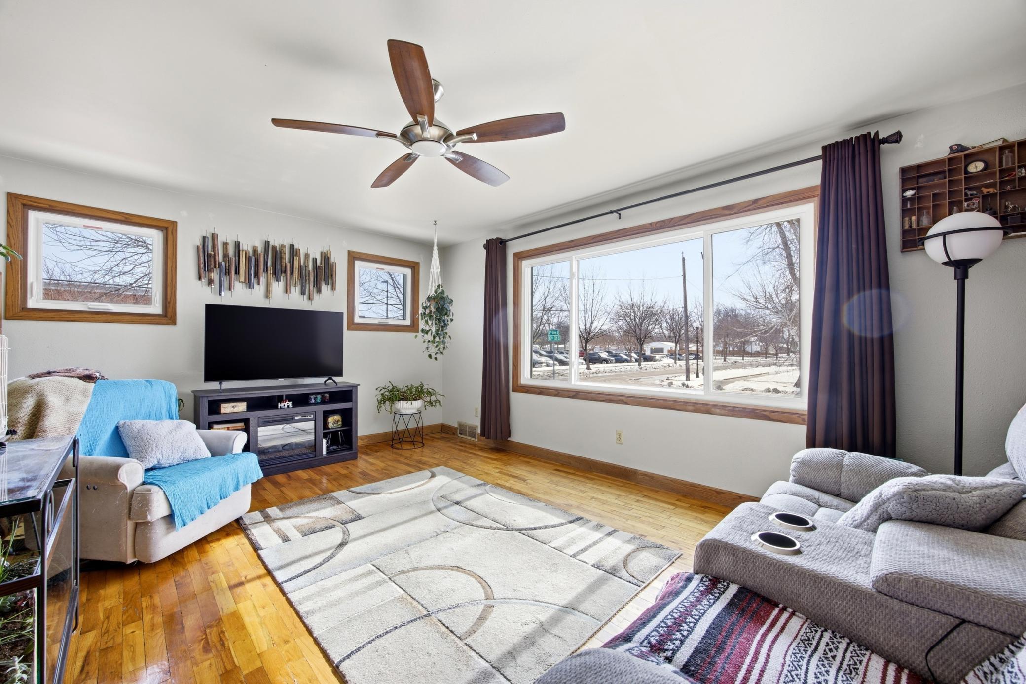 1946 single family home for sale at 1621 12th Avenue S in Fargo, ND — 3 bed, 2 bath (photo 6 of 32)