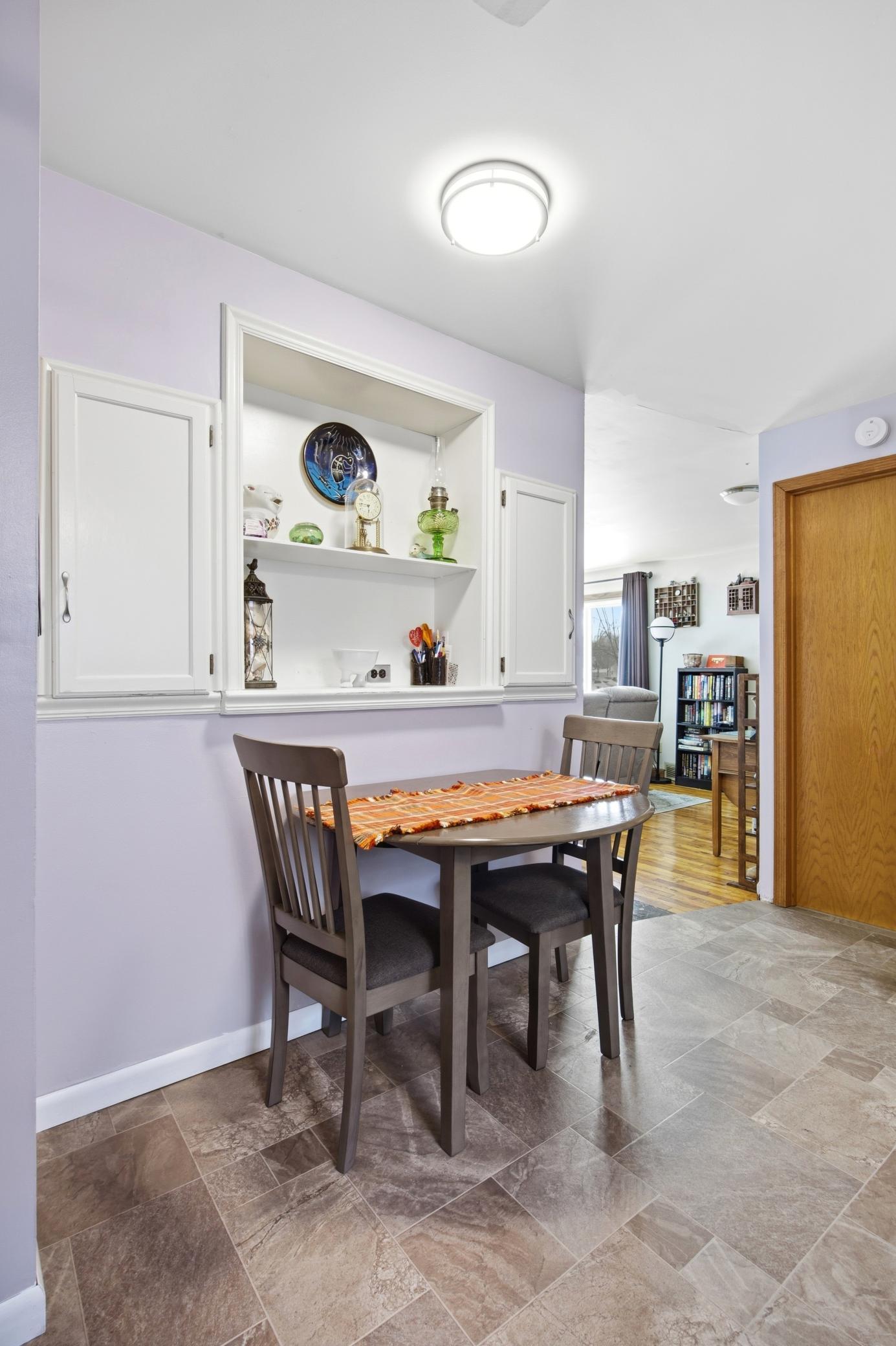 1946 single family home for sale at 1621 12th Avenue S in Fargo, ND — 3 bed, 2 bath (photo 8 of 32)