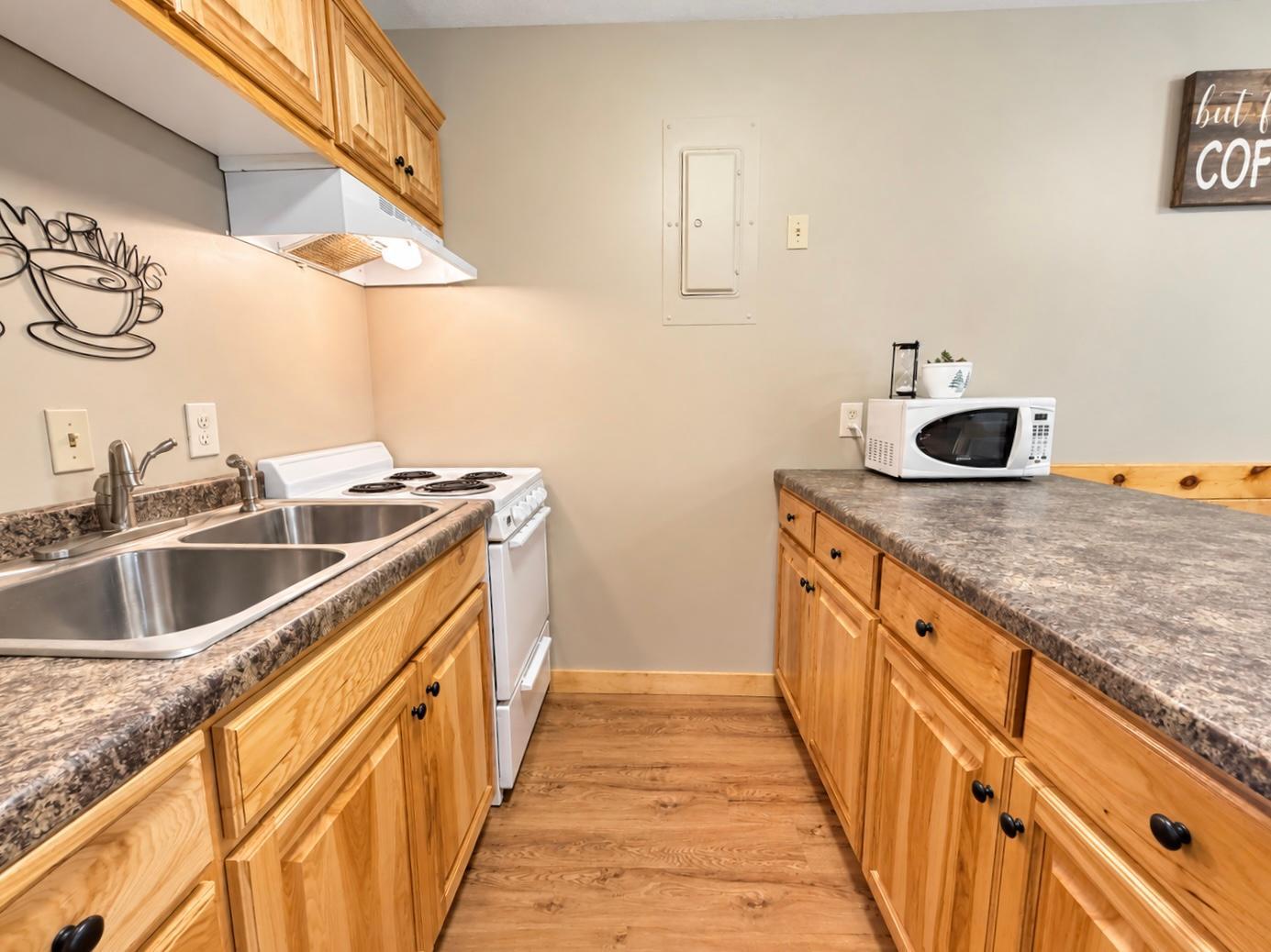 1974 townhouse for sale at 315 Quadna Mountain Road in Hill City, MN — 2 bed, 1 bath (photo 8 of 35)