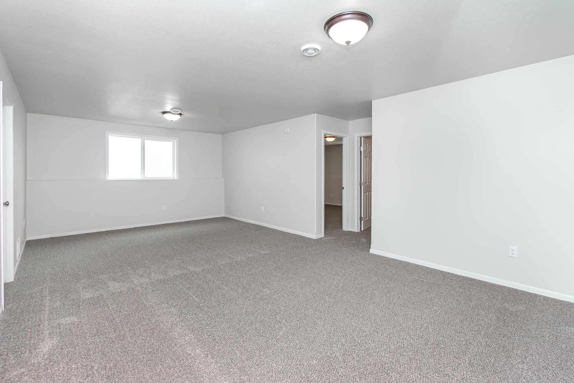 2016 twin home for sale at 5913 58th Avenue S in Fargo, ND — 4 bed, 2 bath (photo 28 of 49)