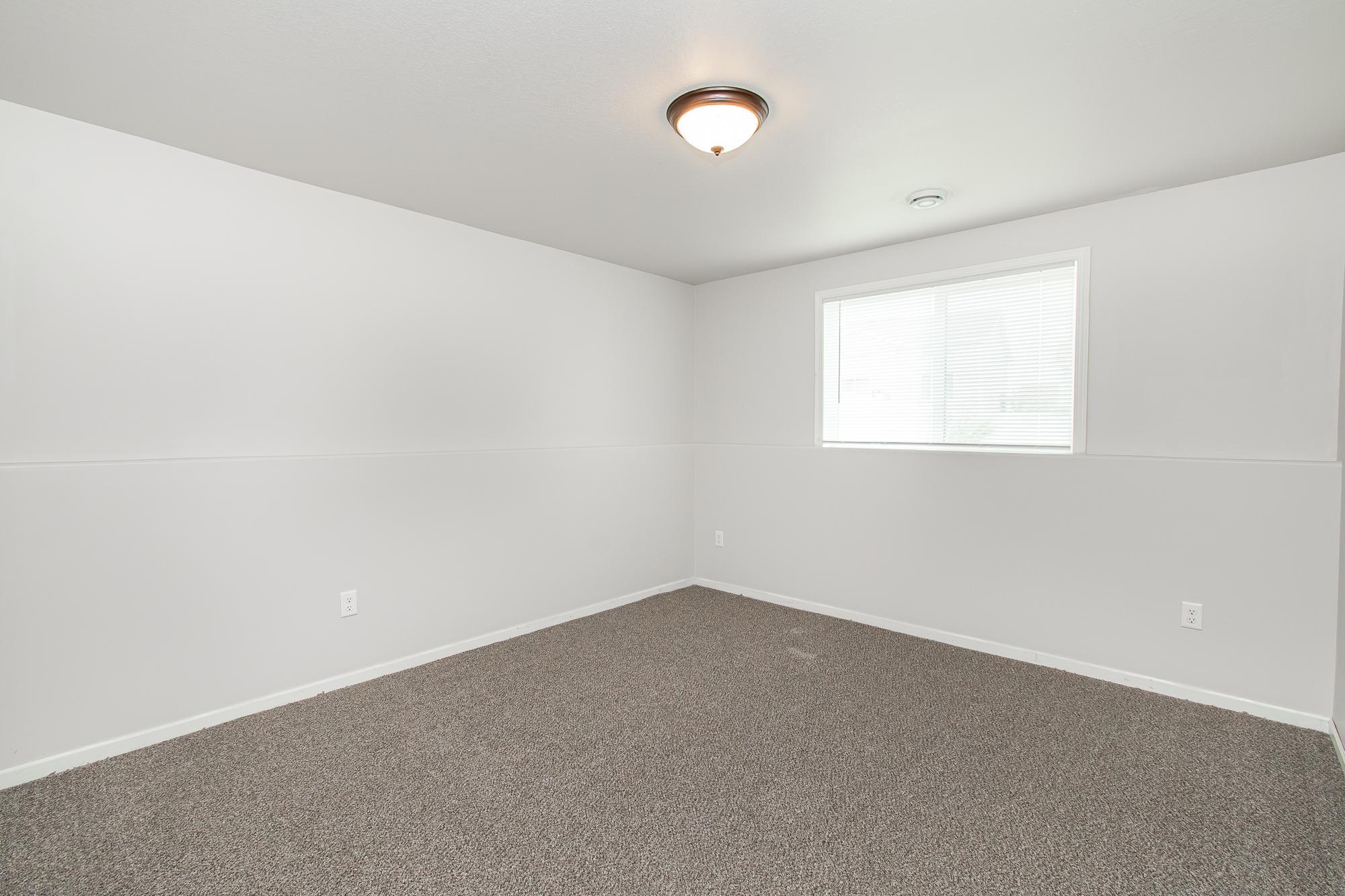 2016 twin home for sale at 5913 58th Avenue S in Fargo, ND — 4 bed, 2 bath (photo 34 of 49)