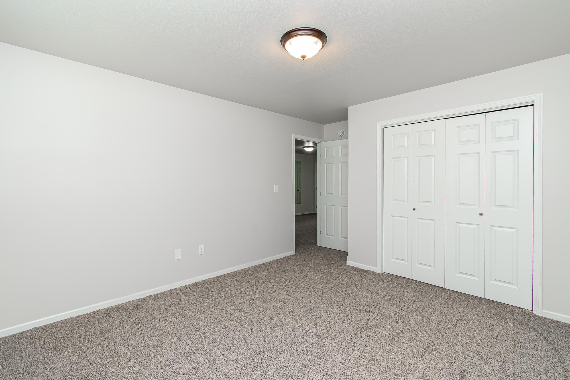 2016 twin home for sale at 5913 58th Avenue S in Fargo, ND — 4 bed, 2 bath (photo 35 of 49)
