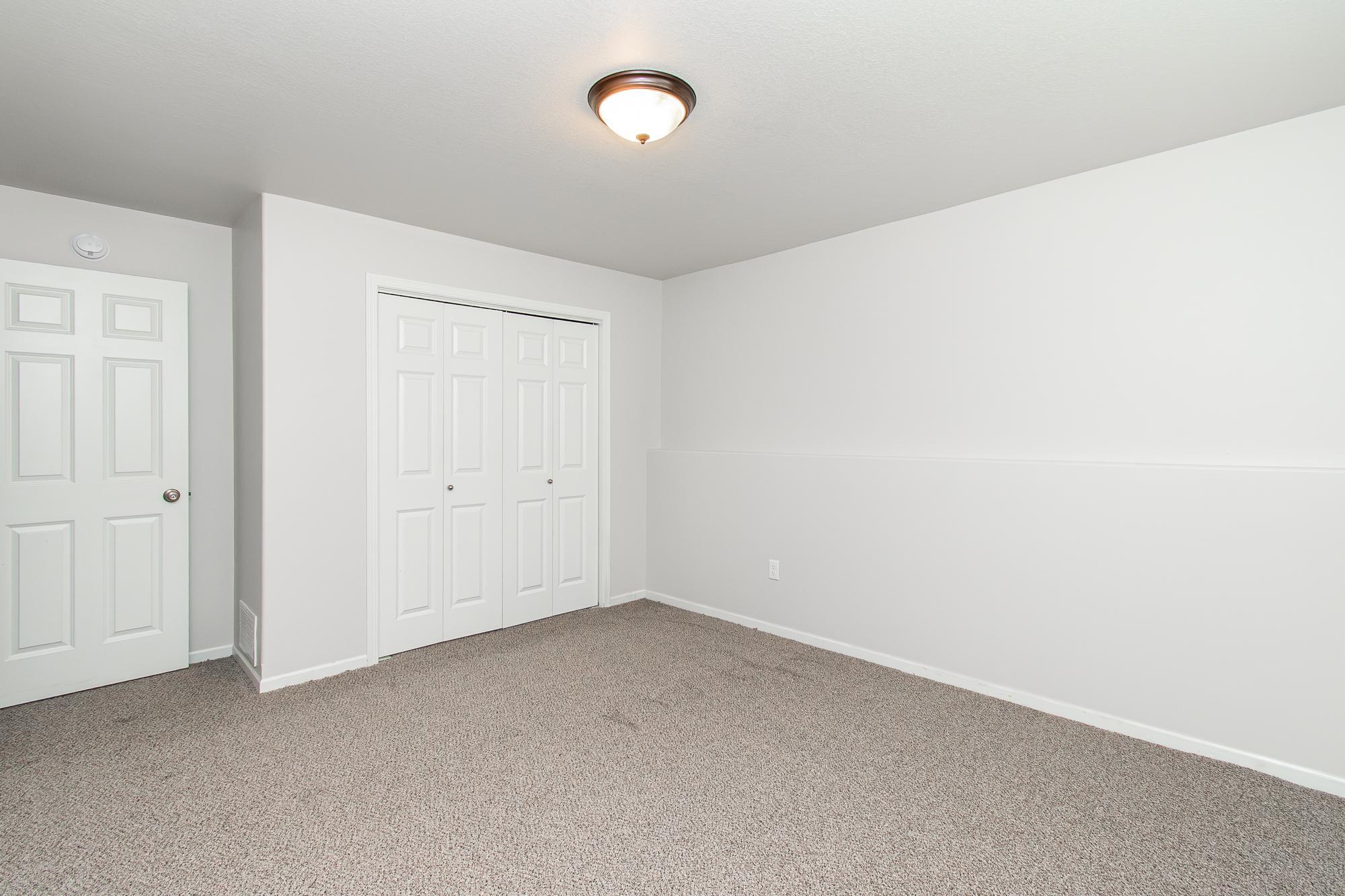 2016 twin home for sale at 5913 58th Avenue S in Fargo, ND — 4 bed, 2 bath (photo 36 of 49)