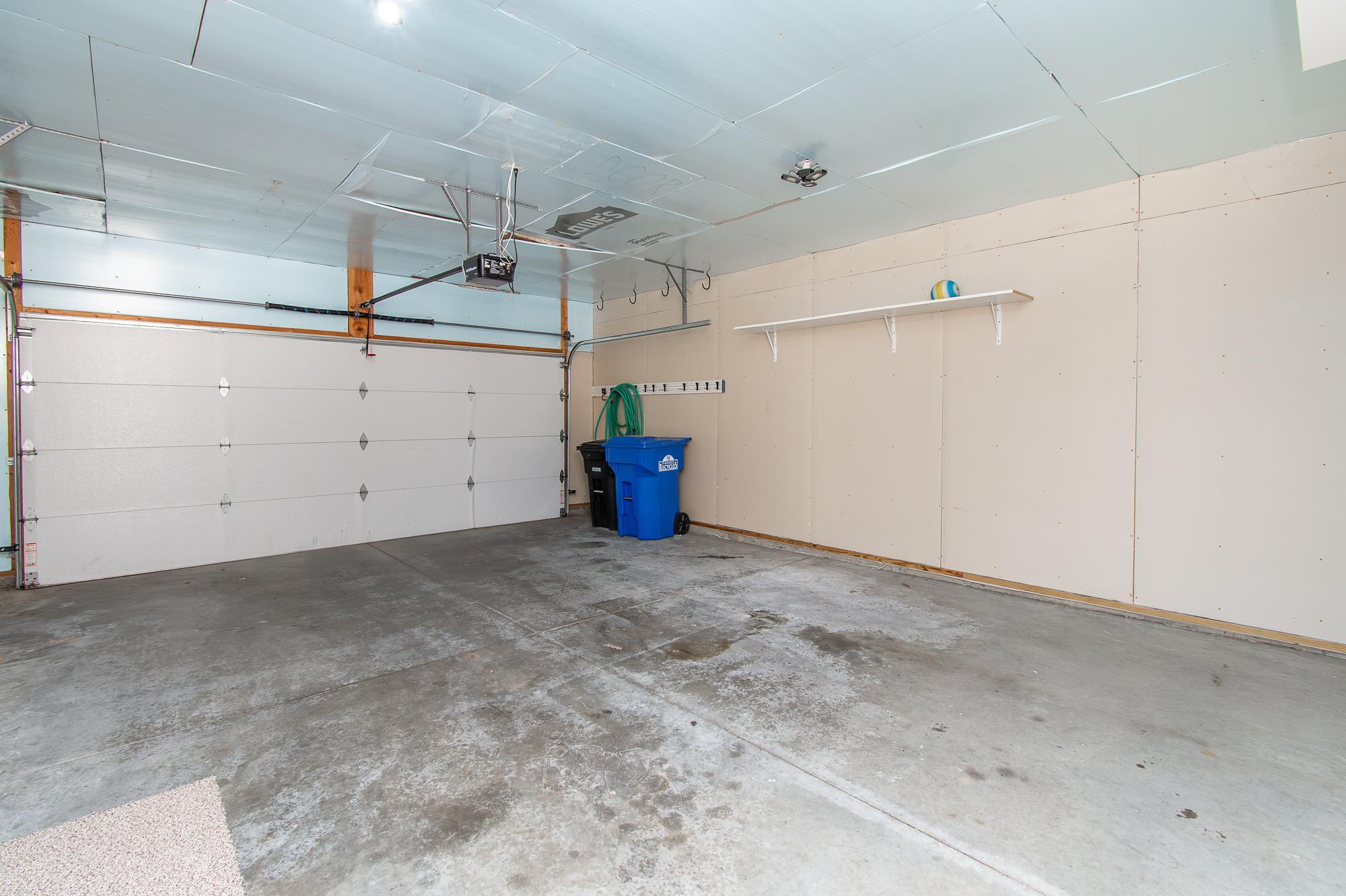 2016 twin home for sale at 5913 58th Avenue S in Fargo, ND — 4 bed, 2 bath (photo 47 of 49)