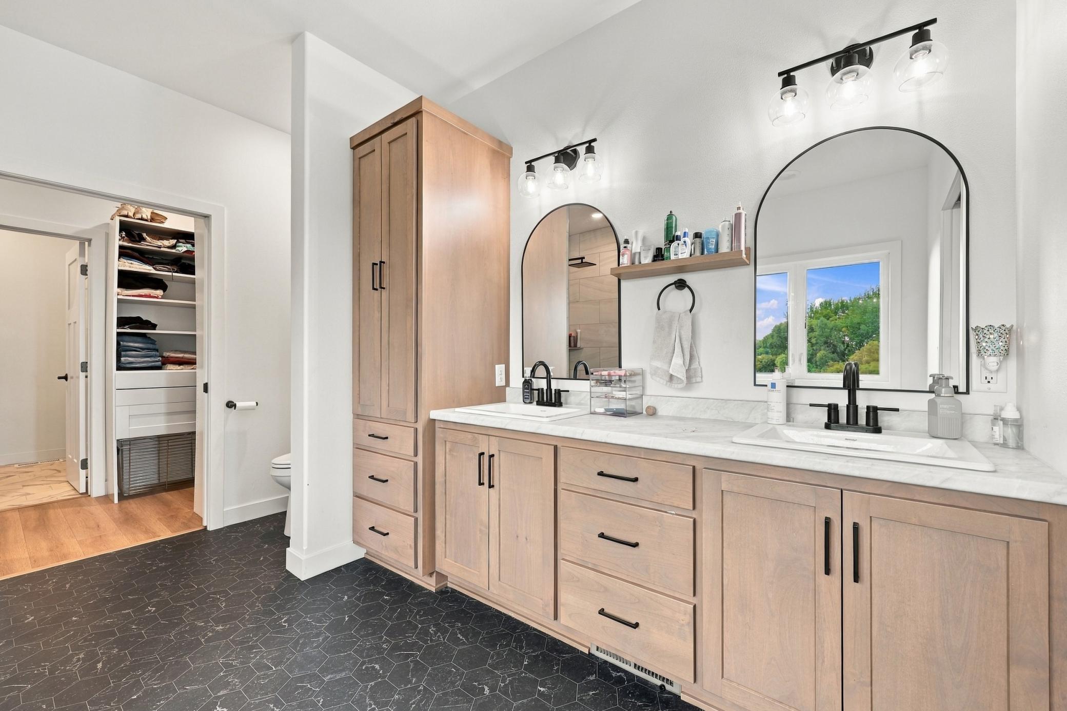 2025 single family home for sale at 520 200th Street S in Hawley, MN — 5 bed, 3 bath (photo 32 of 76)