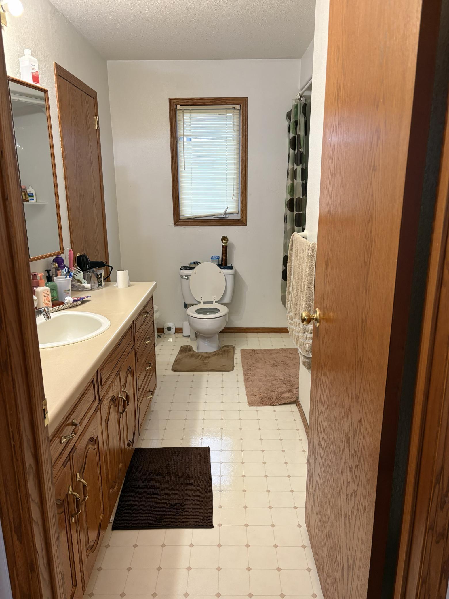 1998 single family home for sale at 405 Harvest Ave in Devils Lake, ND — 3 bed, 2 bath (photo 12 of 21)