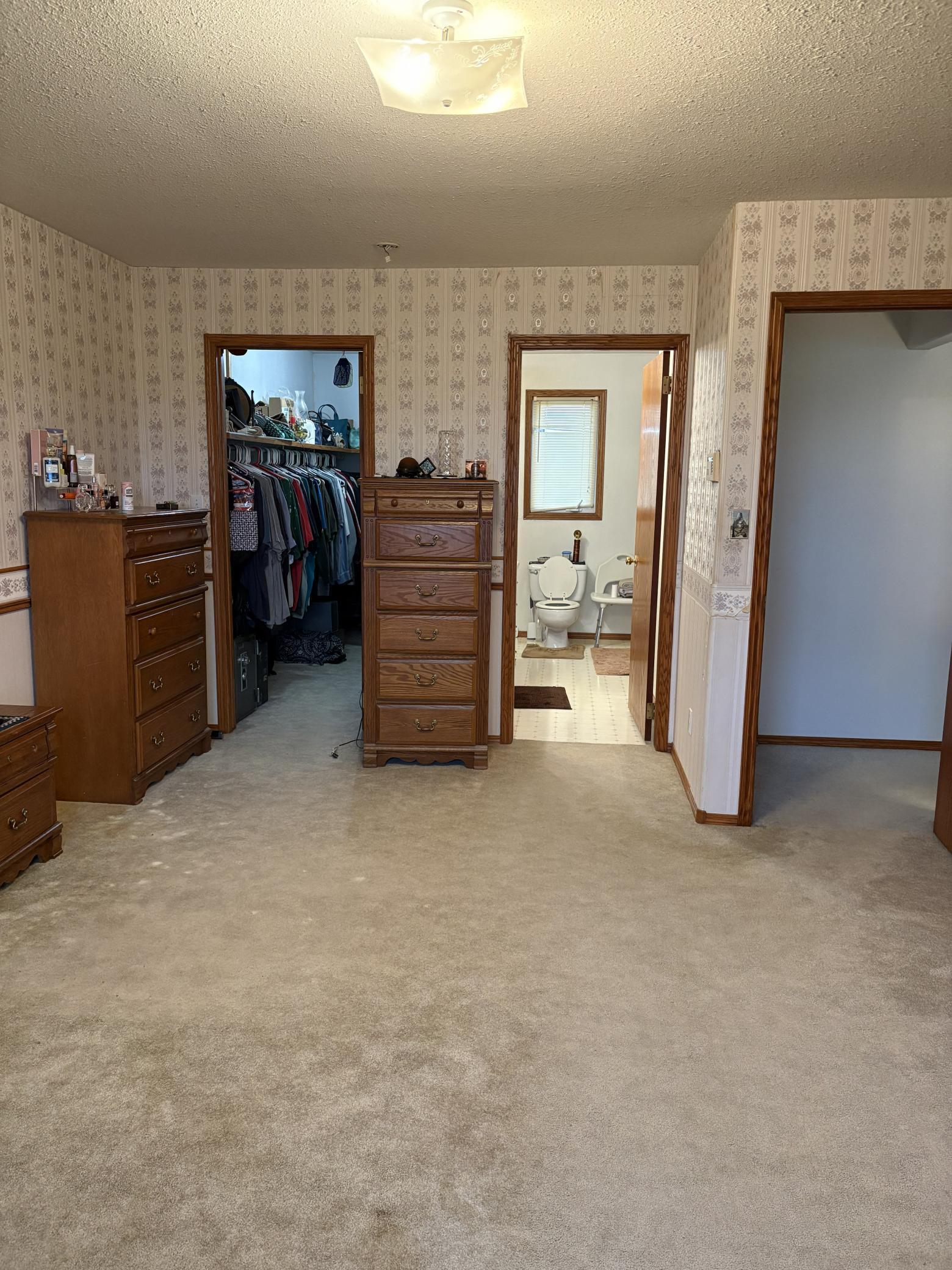 1998 single family home for sale at 405 Harvest Ave in Devils Lake, ND — 3 bed, 2 bath (photo 9 of 21)