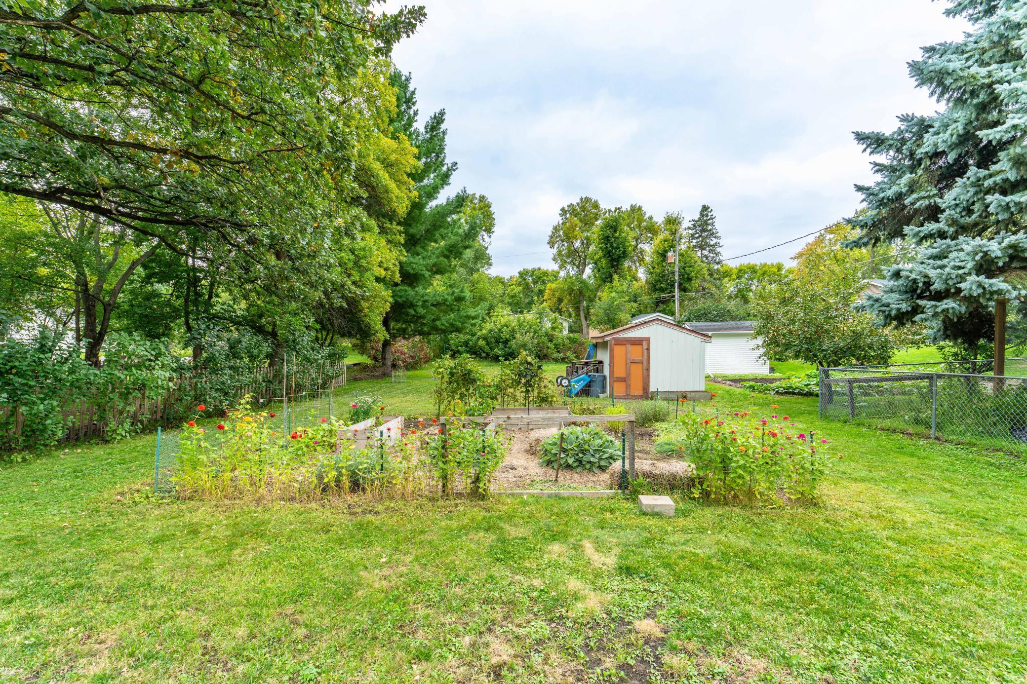 1970 single family home for sale at 717 W Beech Avenue in Fergus Falls, MN — 4 bed, 2 bath (photo 17 of 63)