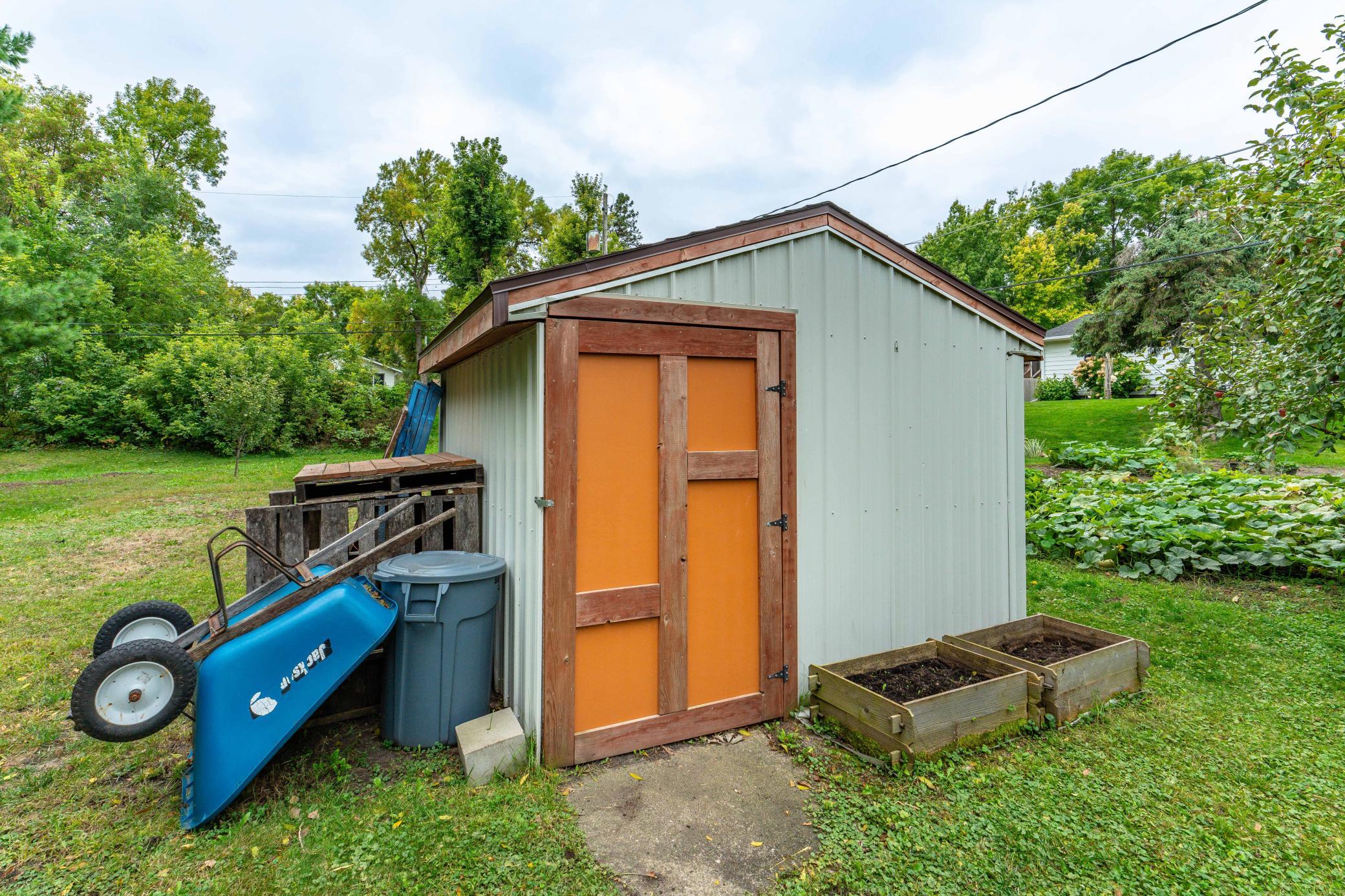 1970 single family home for sale at 717 W Beech Avenue in Fergus Falls, MN — 4 bed, 2 bath (photo 20 of 63)