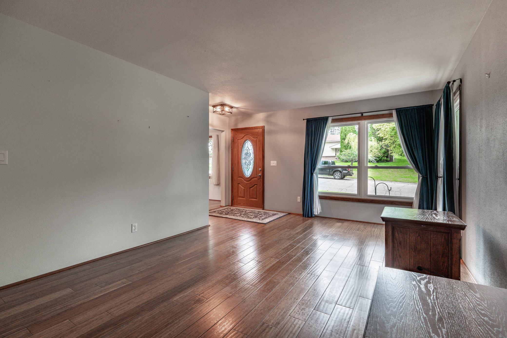 1970 single family home for sale at 717 W Beech Avenue in Fergus Falls, MN — 4 bed, 2 bath (photo 24 of 63)