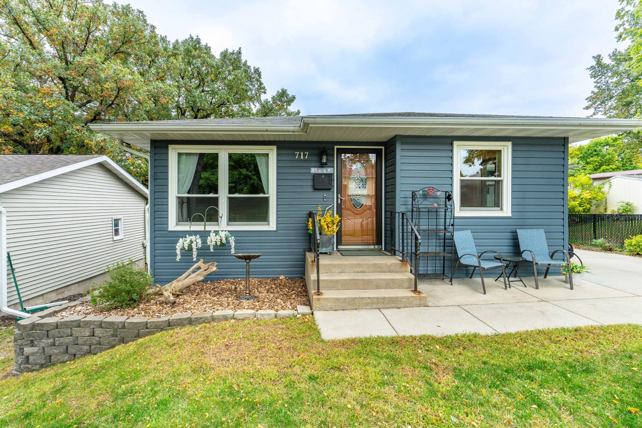 1970 single family home for sale at 717 W Beech Avenue in Fergus Falls, MN — 4 bed, 2 bath (photo 4 of 63)