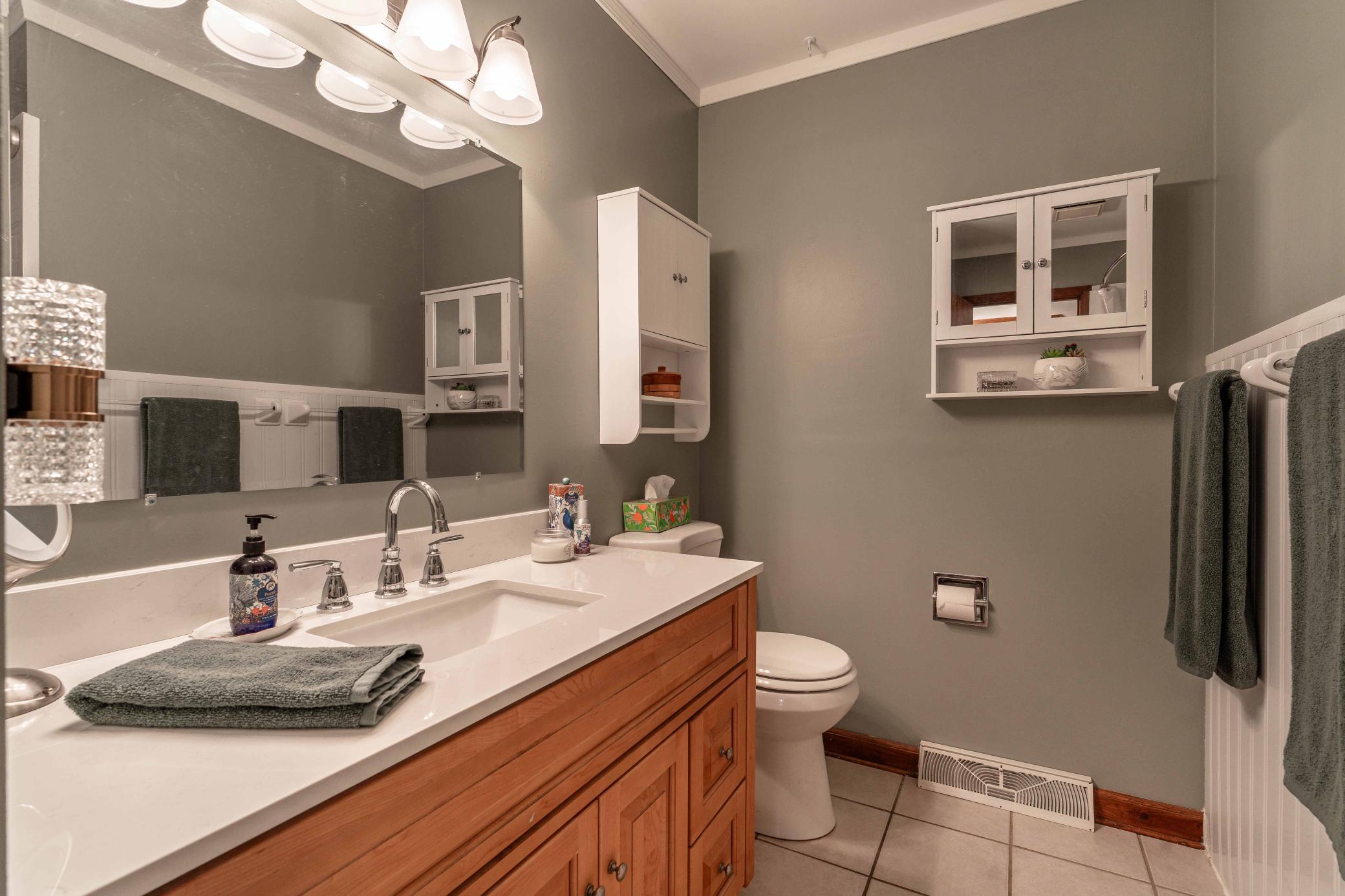 1970 single family home for sale at 717 W Beech Avenue in Fergus Falls, MN — 4 bed, 2 bath (photo 35 of 63)