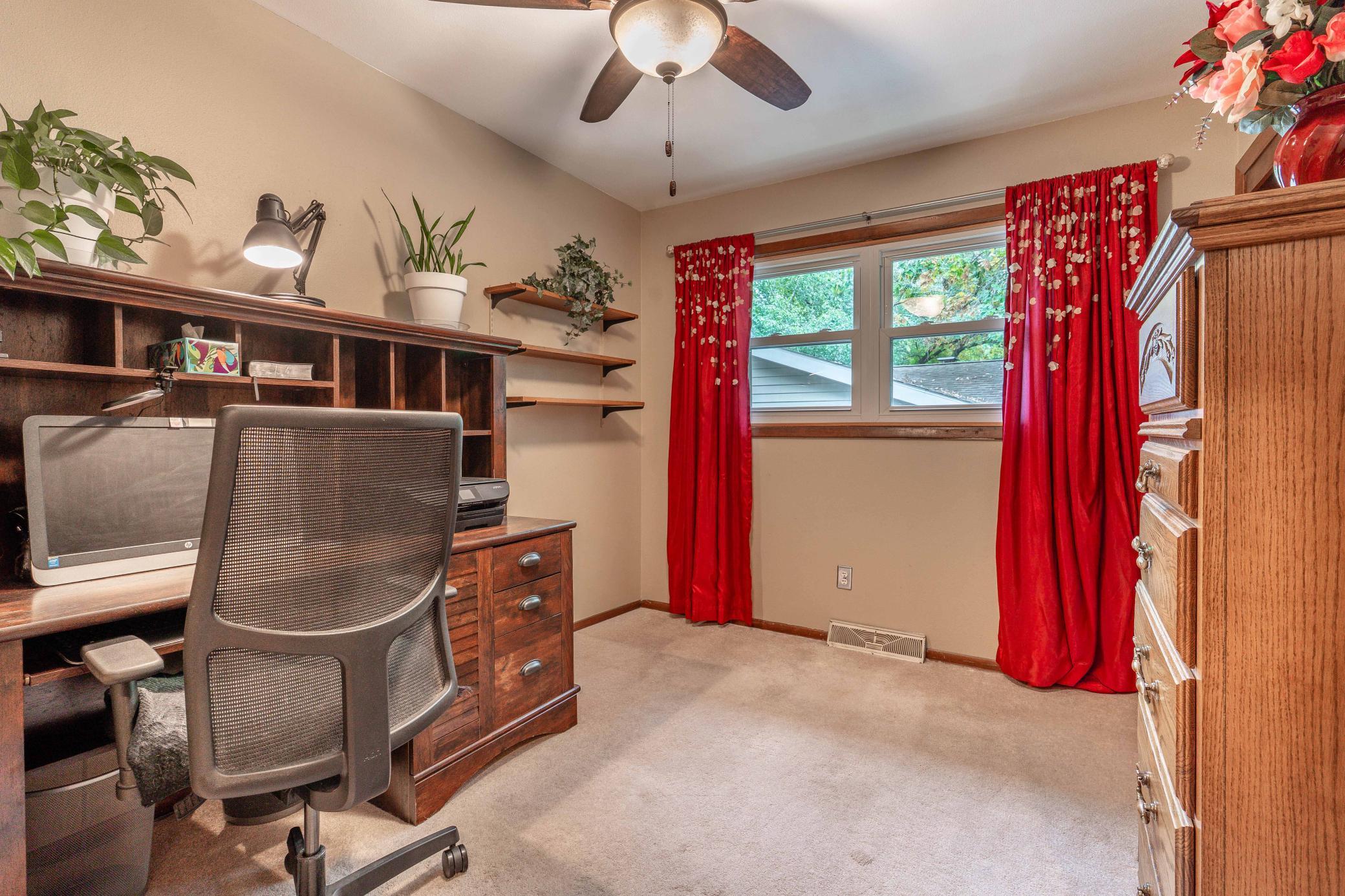 1970 single family home for sale at 717 W Beech Avenue in Fergus Falls, MN — 4 bed, 2 bath (photo 36 of 63)