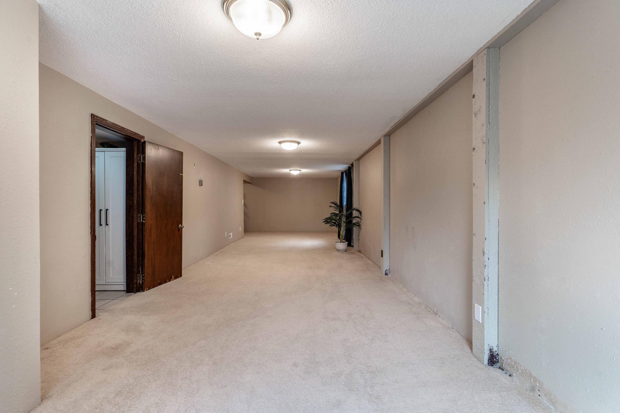 1970 single family home for sale at 717 W Beech Avenue in Fergus Falls, MN — 4 bed, 2 bath (photo 44 of 63)