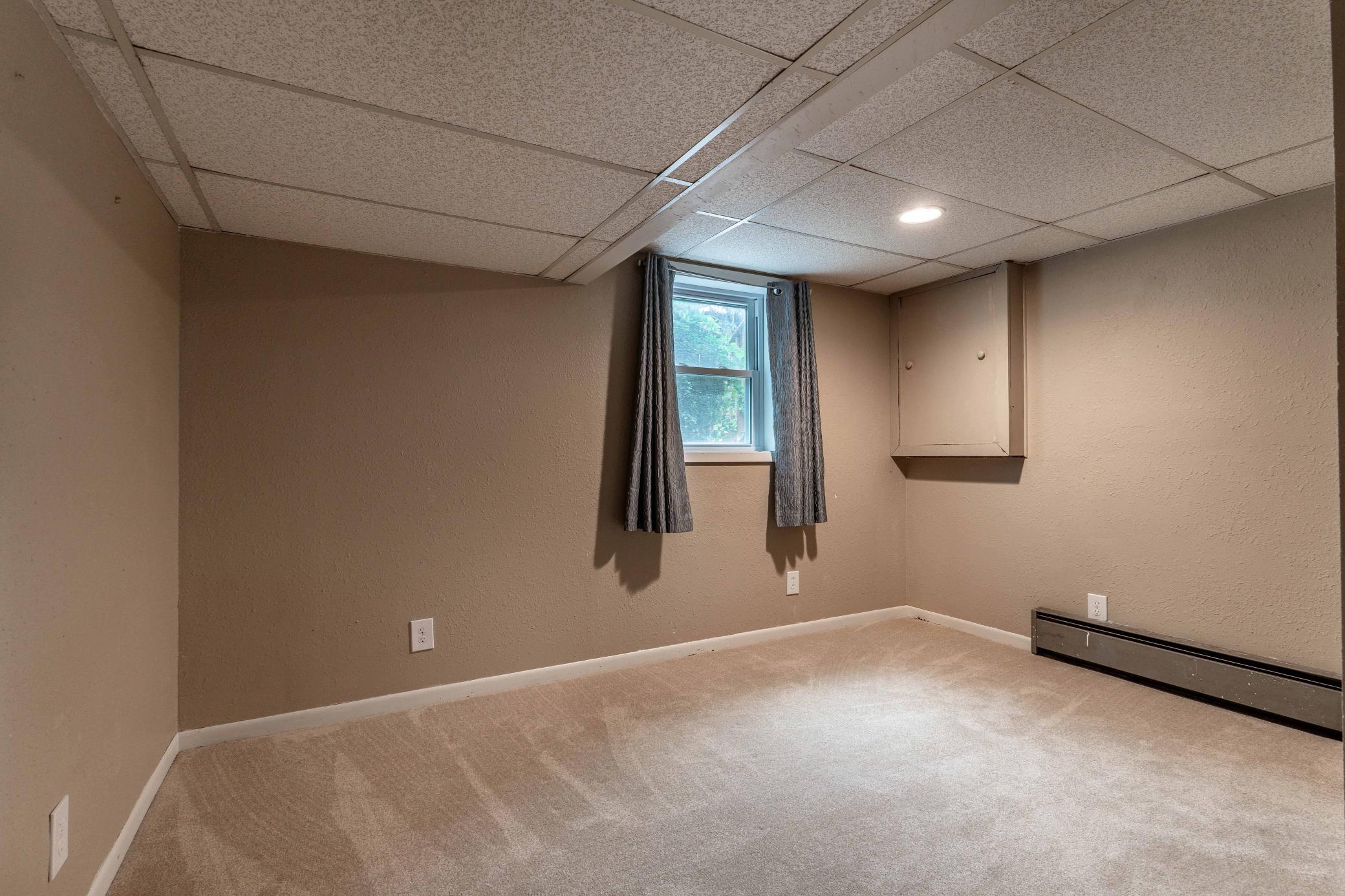 1970 single family home for sale at 717 W Beech Avenue in Fergus Falls, MN — 4 bed, 2 bath (photo 47 of 63)