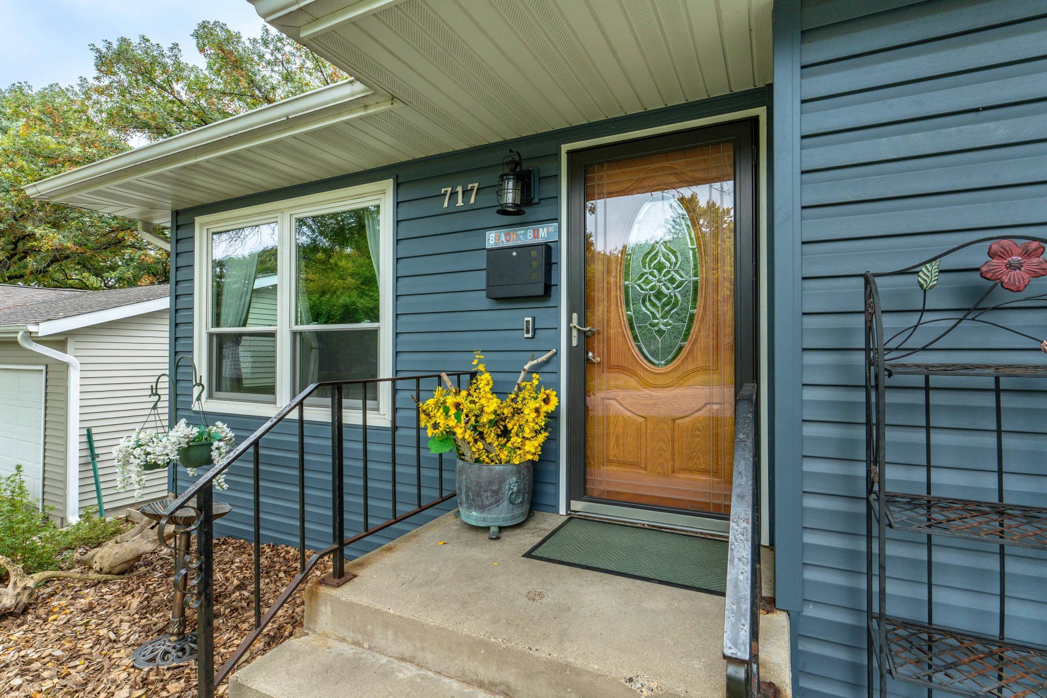 1970 single family home for sale at 717 W Beech Avenue in Fergus Falls, MN — 4 bed, 2 bath (photo 6 of 63)