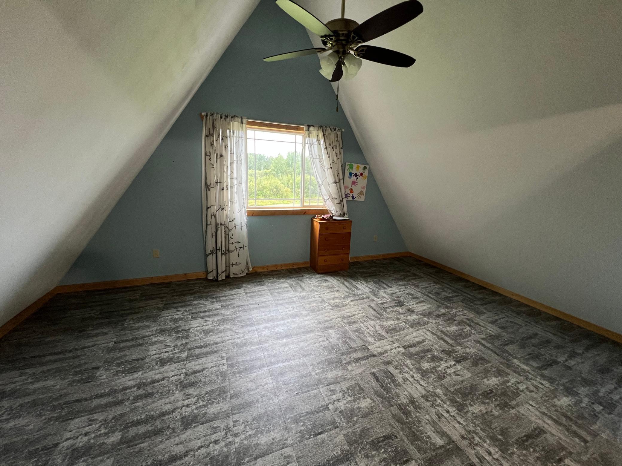 1979 single family home for sale at 1629 4th Street NW in Baudette, MN — 4 bed, 3 bath (photo 8 of 36)