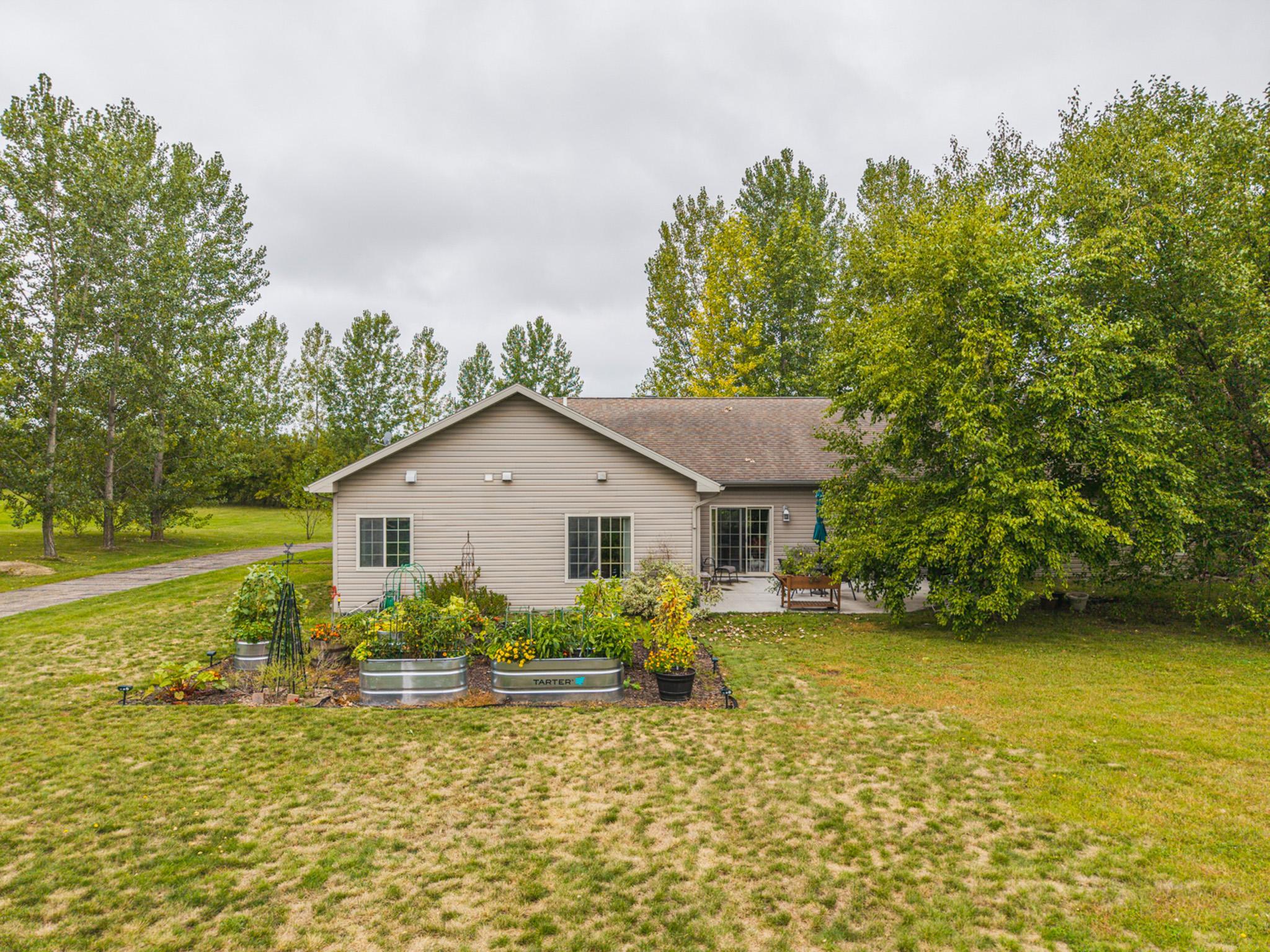 2002 single family home for sale at 12980 Carow Circle in Frazee, MN — 4 bed, 2 bath (photo 25 of 42)