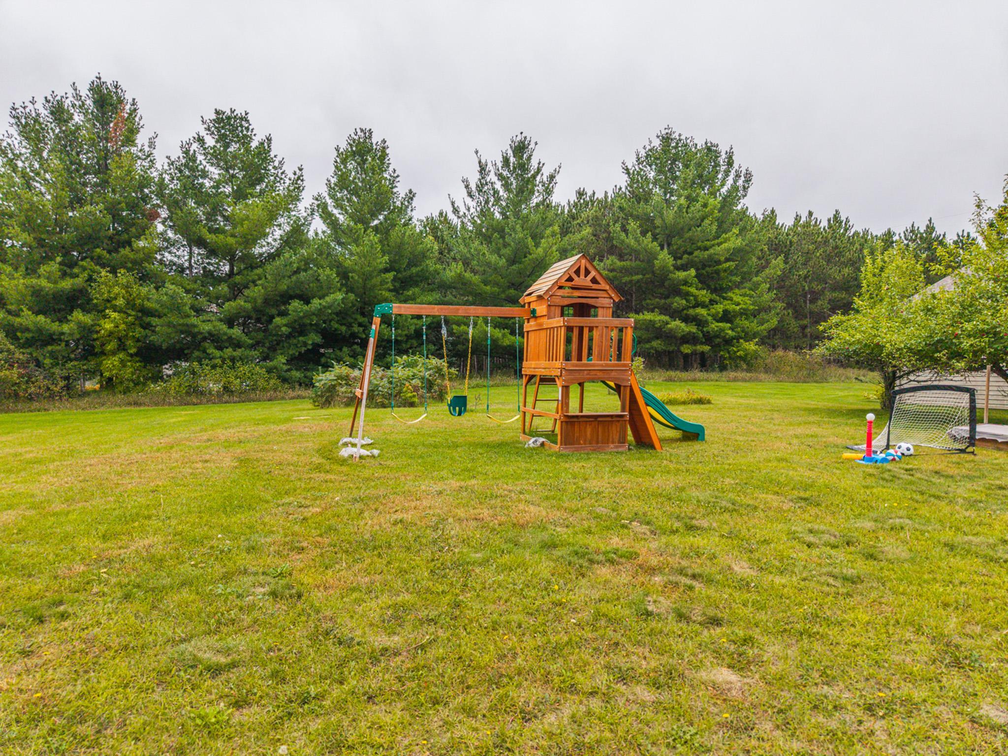 2002 single family home for sale at 12980 Carow Circle in Frazee, MN — 4 bed, 2 bath (photo 30 of 42)