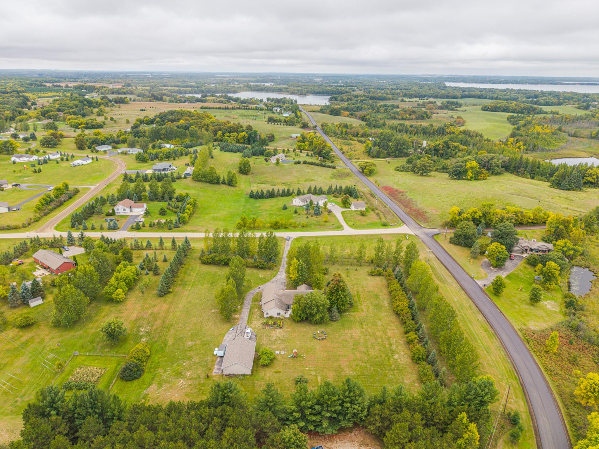 2002 single family home for sale at 12980 Carow Circle in Frazee, MN — 4 bed, 2 bath (photo 33 of 42)