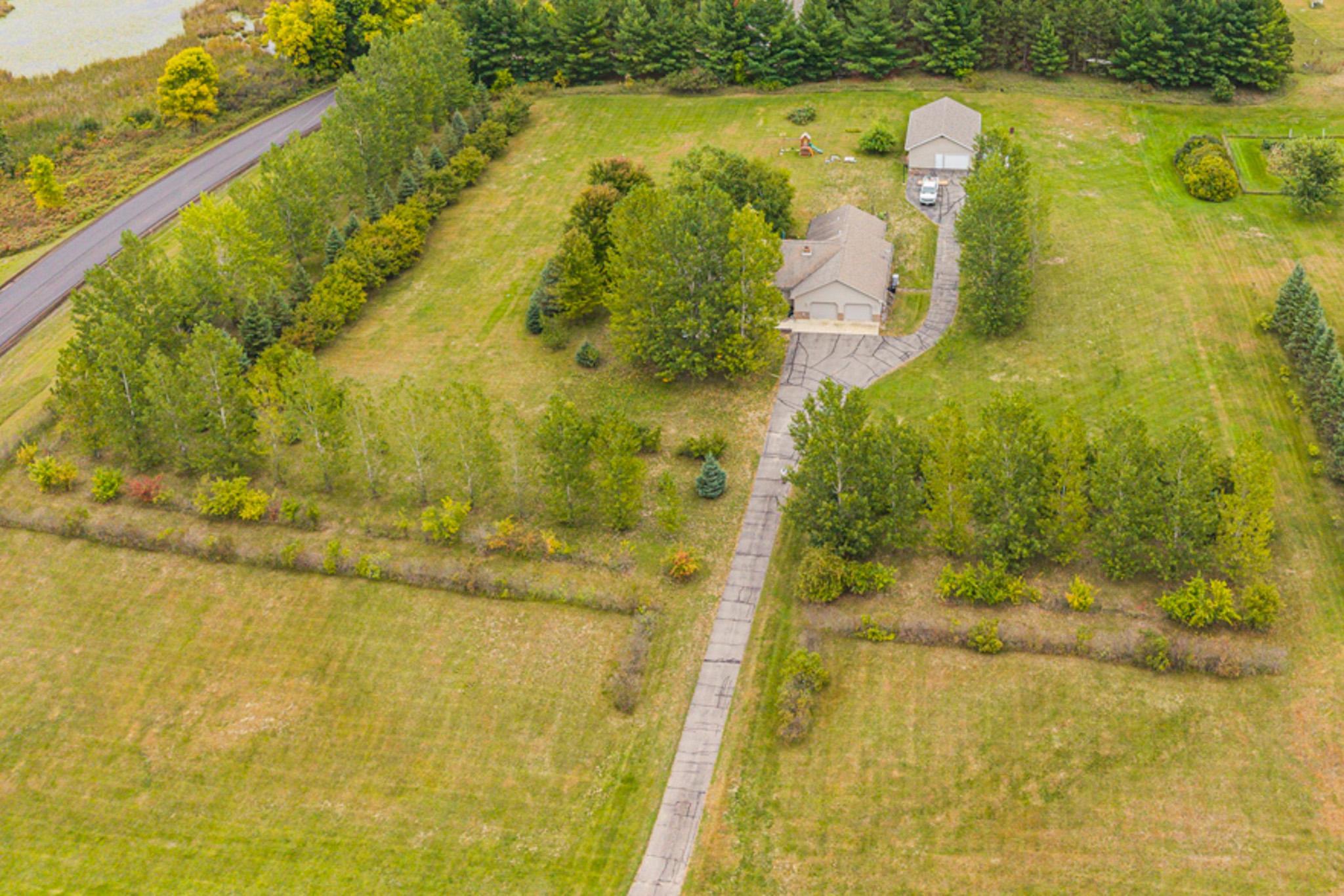 2002 single family home for sale at 12980 Carow Circle in Frazee, MN — 4 bed, 2 bath (photo 37 of 42)