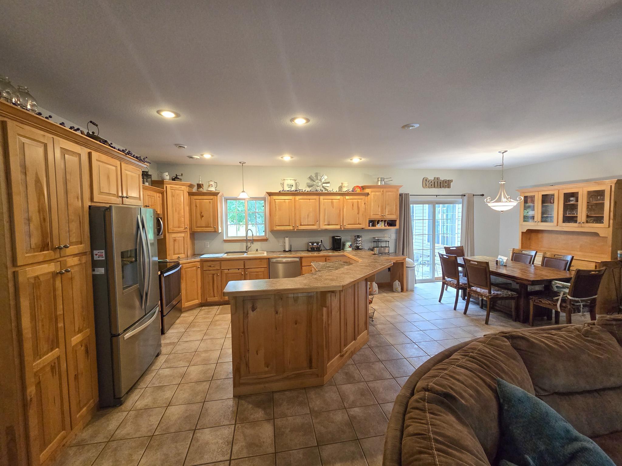 2002 single family home for sale at 12980 Carow Circle in Frazee, MN — 4 bed, 2 bath (photo 6 of 42)