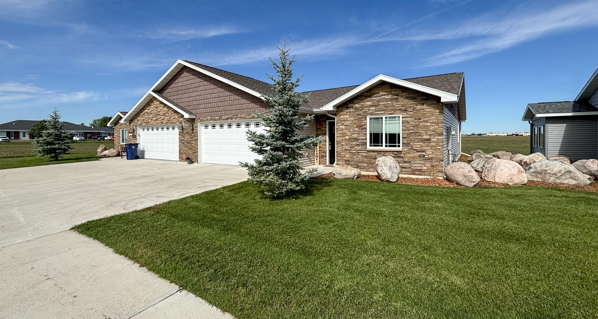 2022 townhouse for sale at 1615 30th Street NW, Unit 17 in Bemidji, MN — 2 bed, 2 bath