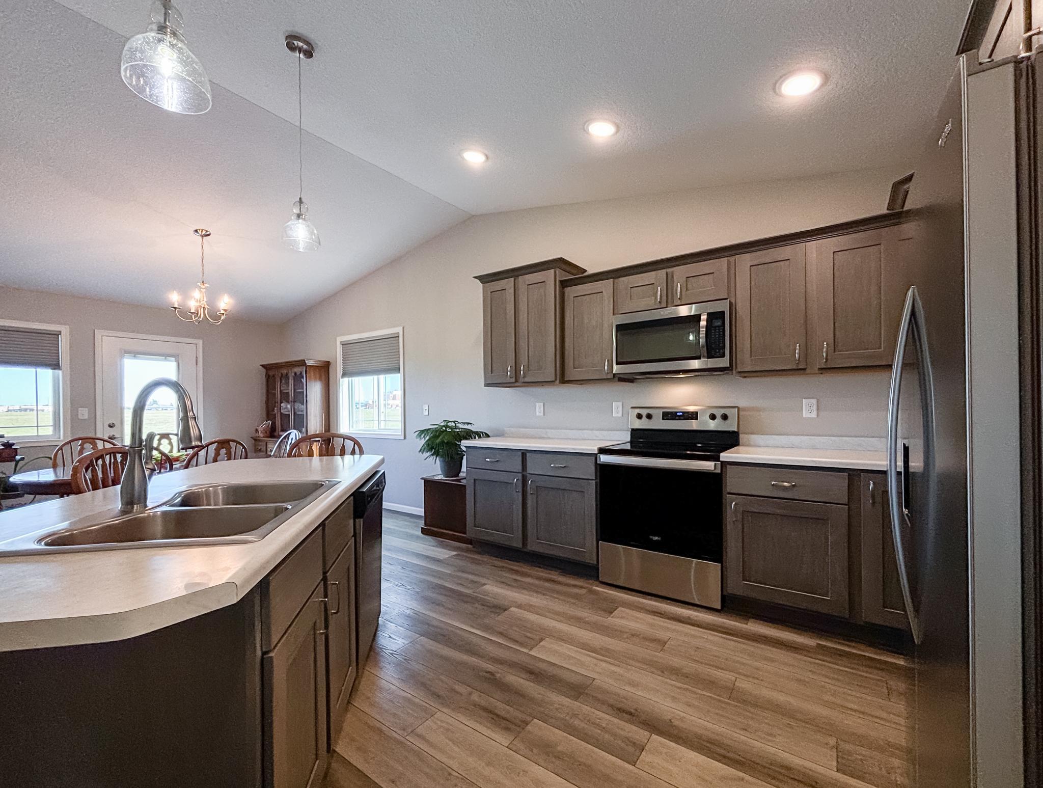 2022 townhouse for sale at 1615 30th Street NW, Unit 17 in Bemidji, MN — 2 bed, 2 bath (photo 17 of 24)