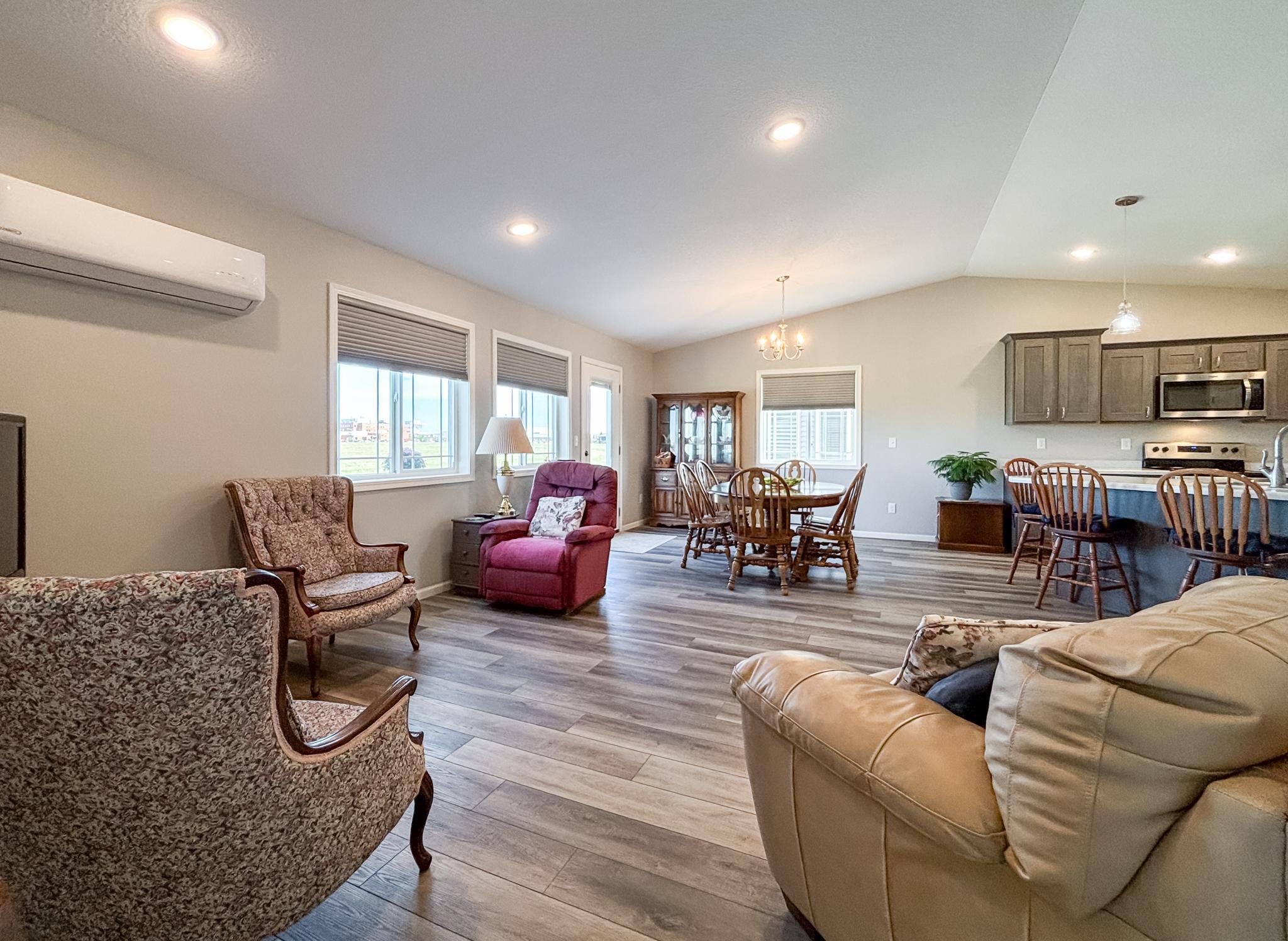 2022 townhouse for sale at 1615 30th Street NW, Unit 17 in Bemidji, MN — 2 bed, 2 bath (photo 19 of 24)