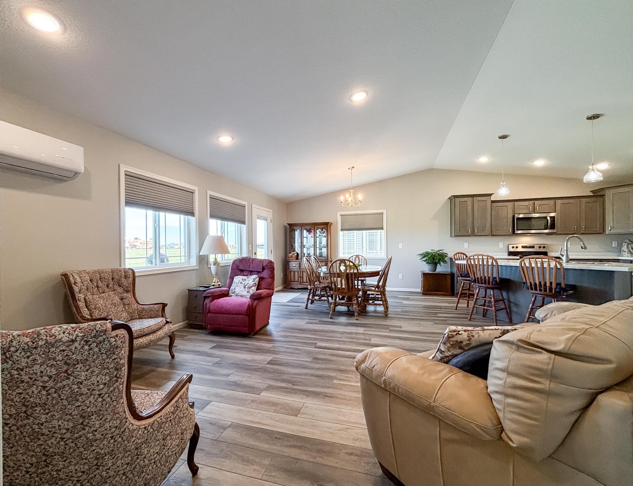 2022 townhouse for sale at 1615 30th Street NW, Unit 17 in Bemidji, MN — 2 bed, 2 bath (photo 7 of 24)