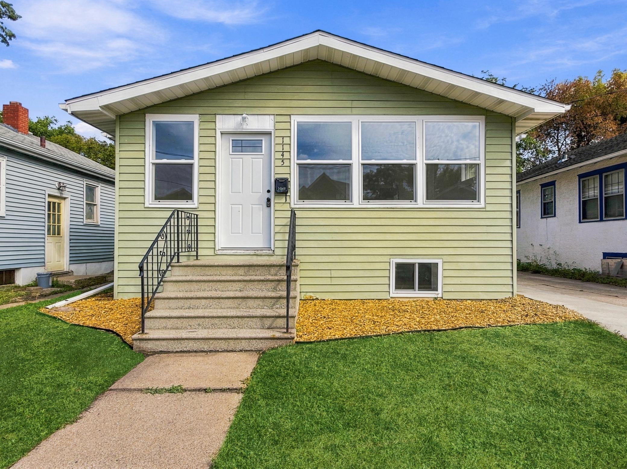1920 single family home for sale at 1145 9th Street N in Fargo, ND — 4 bed, 2 bath (photo 2 of 33)