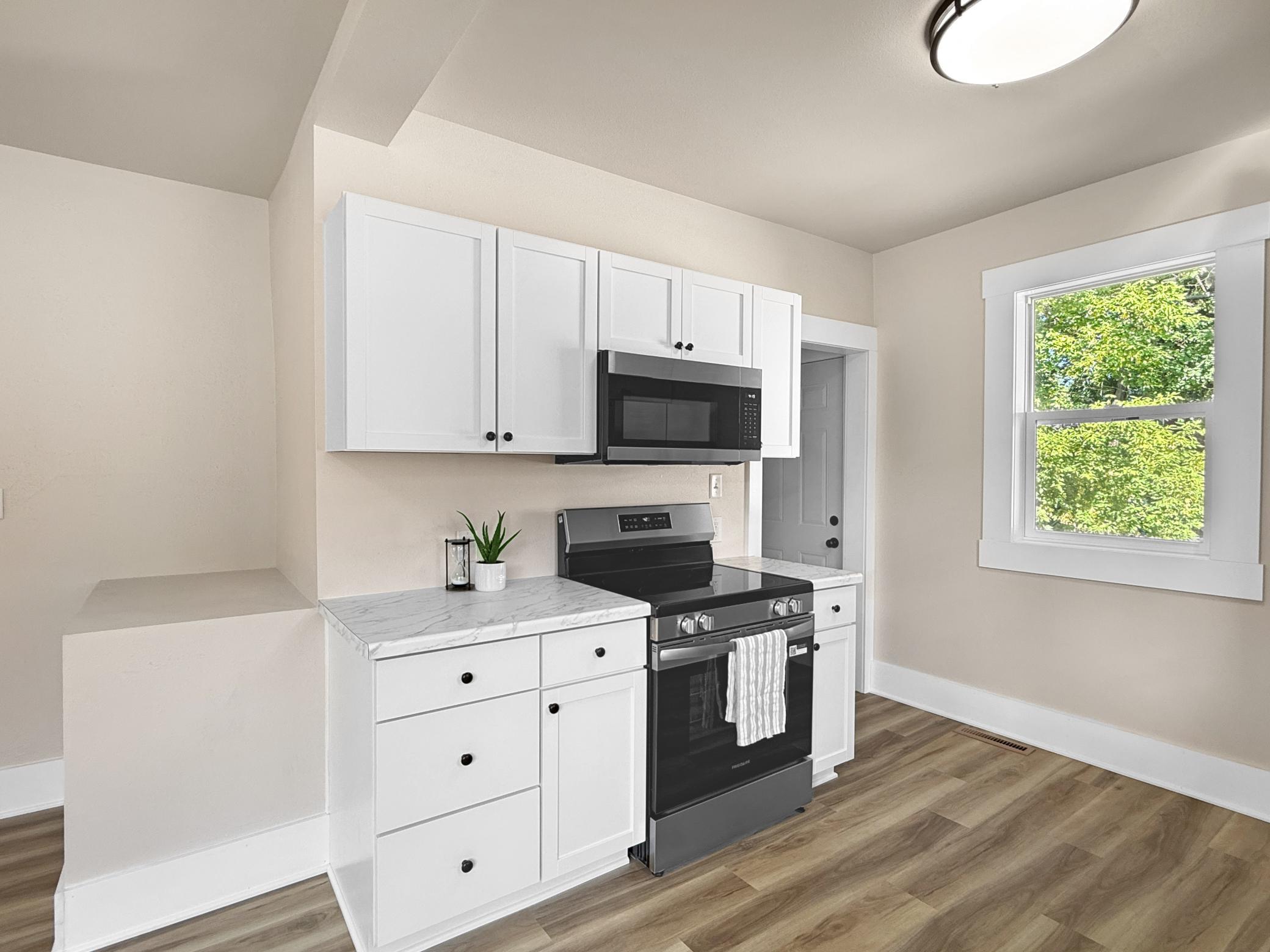 1920 single family home for sale at 1145 9th Street N in Fargo, ND — 4 bed, 2 bath (photo 12 of 33)