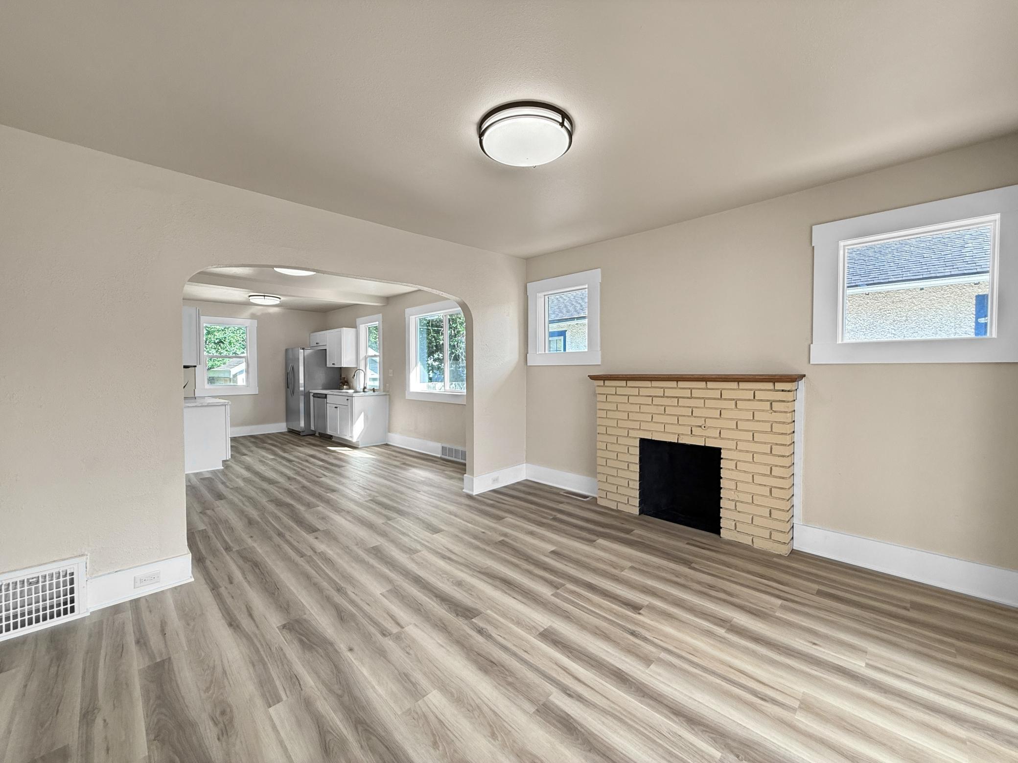1920 single family home for sale at 1145 9th Street N in Fargo, ND — 4 bed, 2 bath (photo 7 of 33)