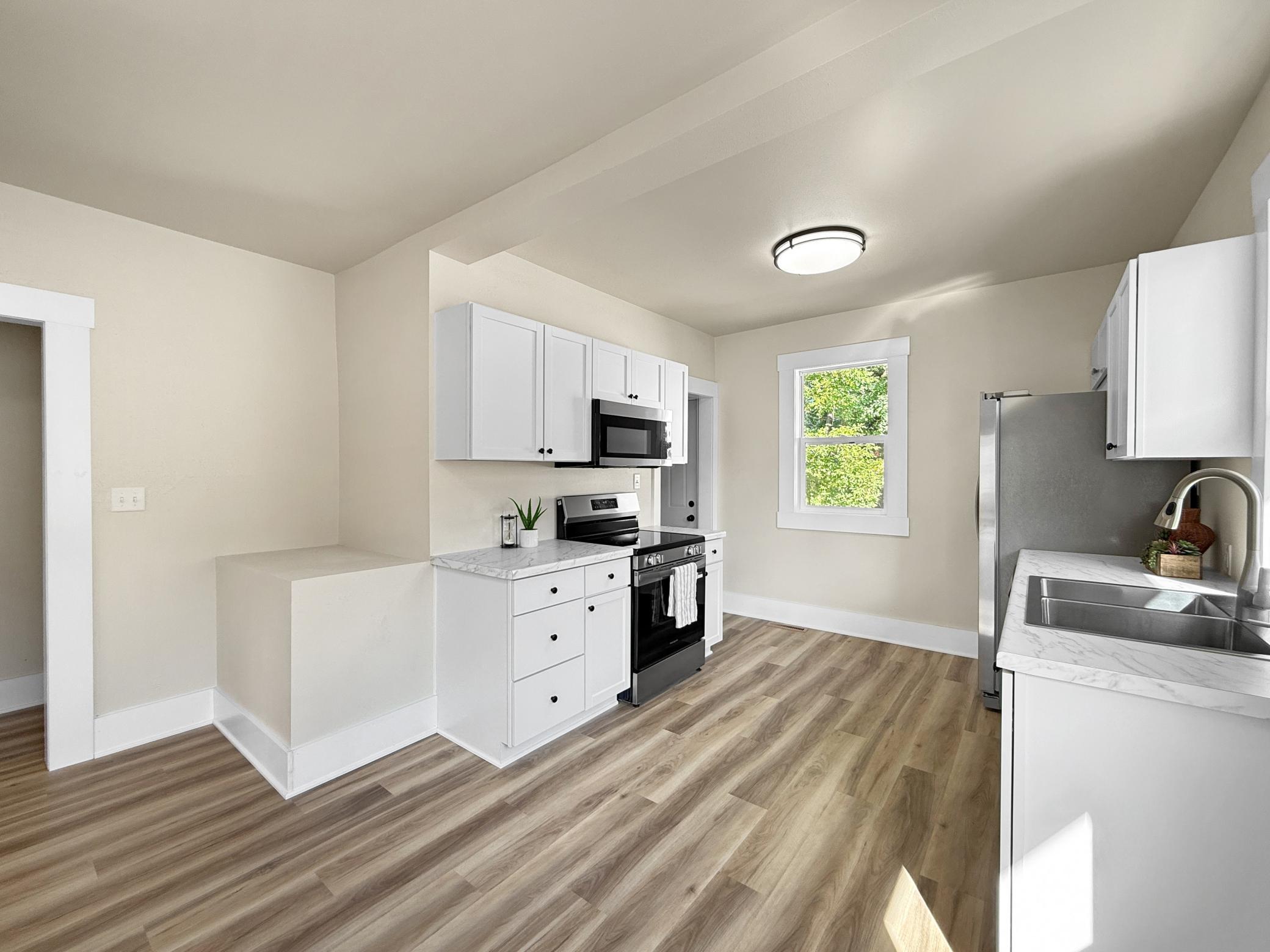 1920 single family home for sale at 1145 9th Street N in Fargo, ND — 4 bed, 2 bath (photo 10 of 33)